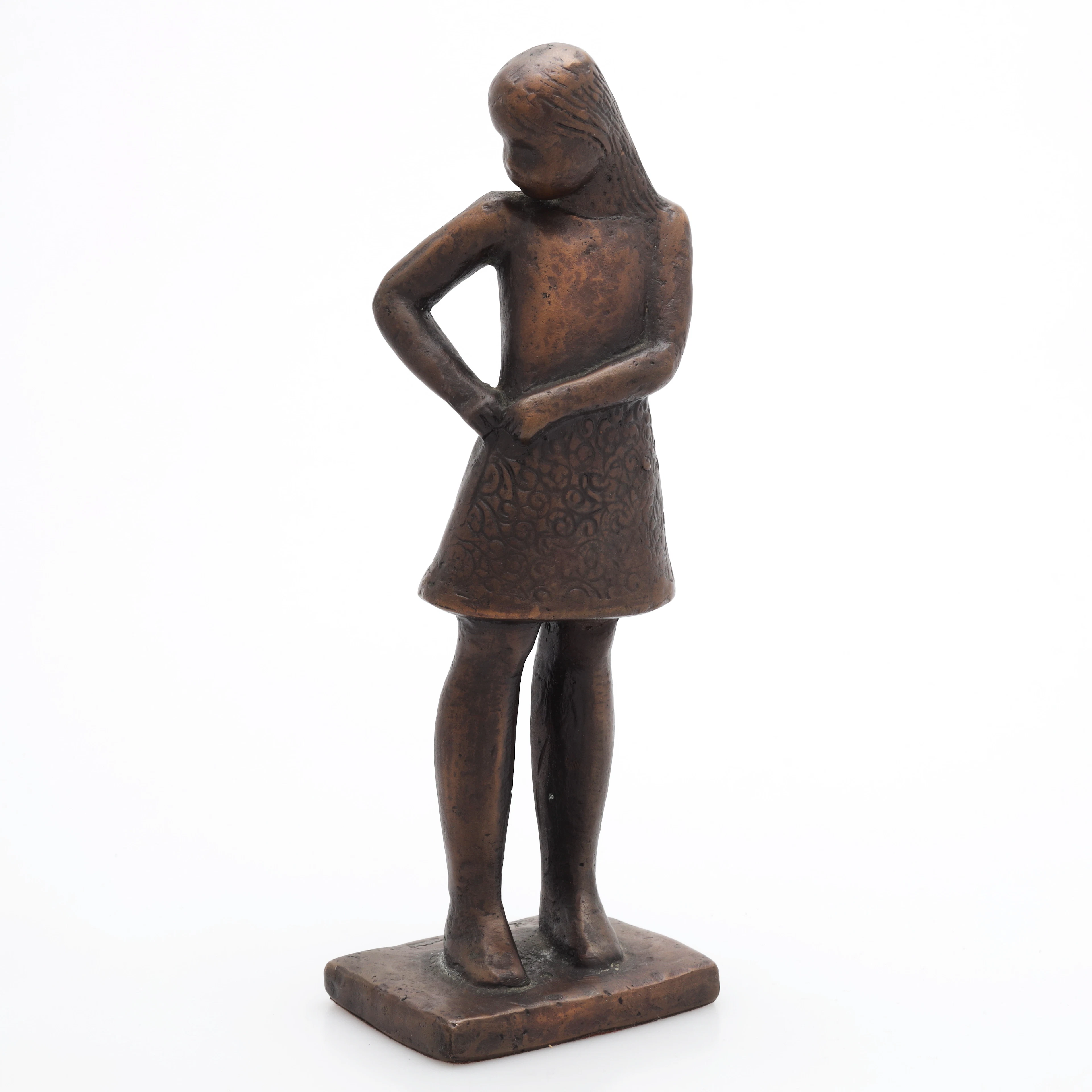 LISA LARSON. Skulptur, "Tonårsflickan", brons, signerad och numrerad 532.