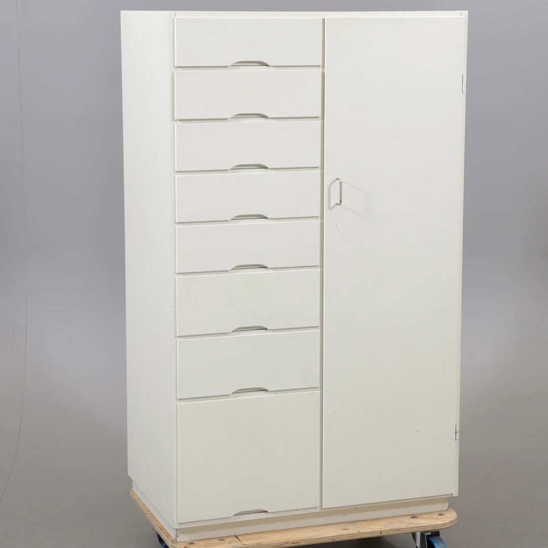 GILLIS LUNDGREN. Skåp med lådor, "Tore", IKEA, 1900-talets andra hälft.