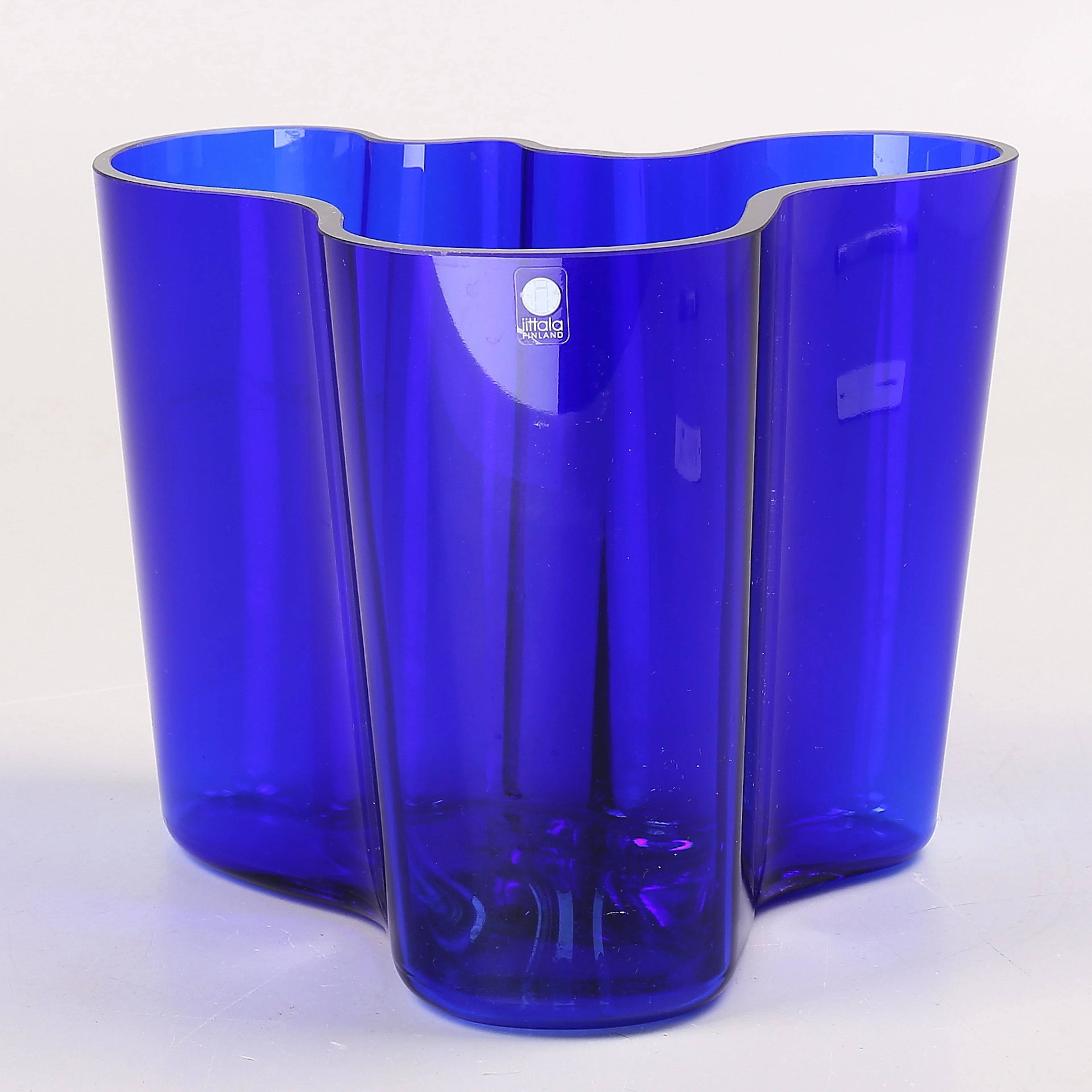 ALVAR AALTO. "Savoy", vas, Iittala, Finland.