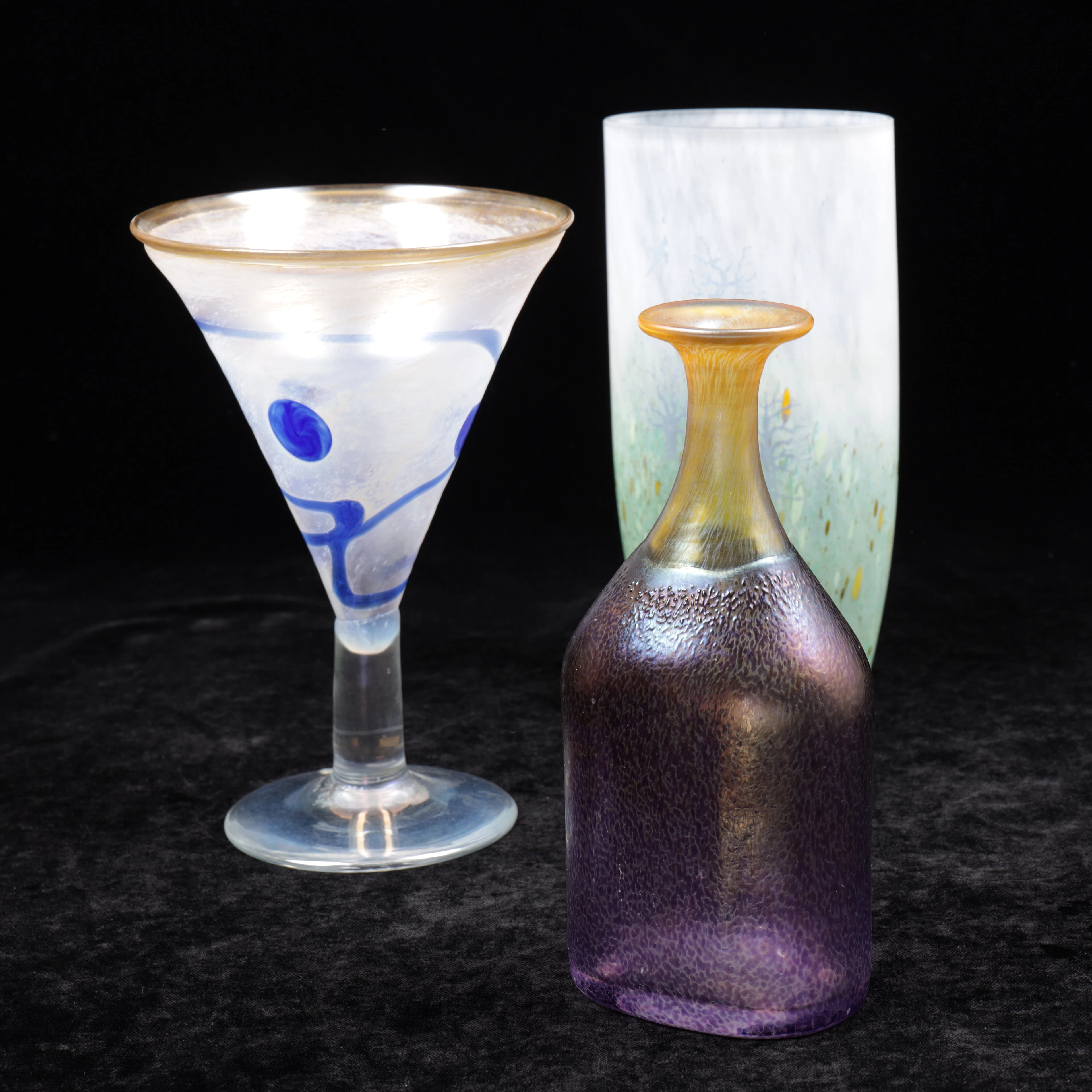 BERTIL VALLIEN, KJELL ENGMAN. Vaser, 3 st, glas, Kosta Boda, signerade.