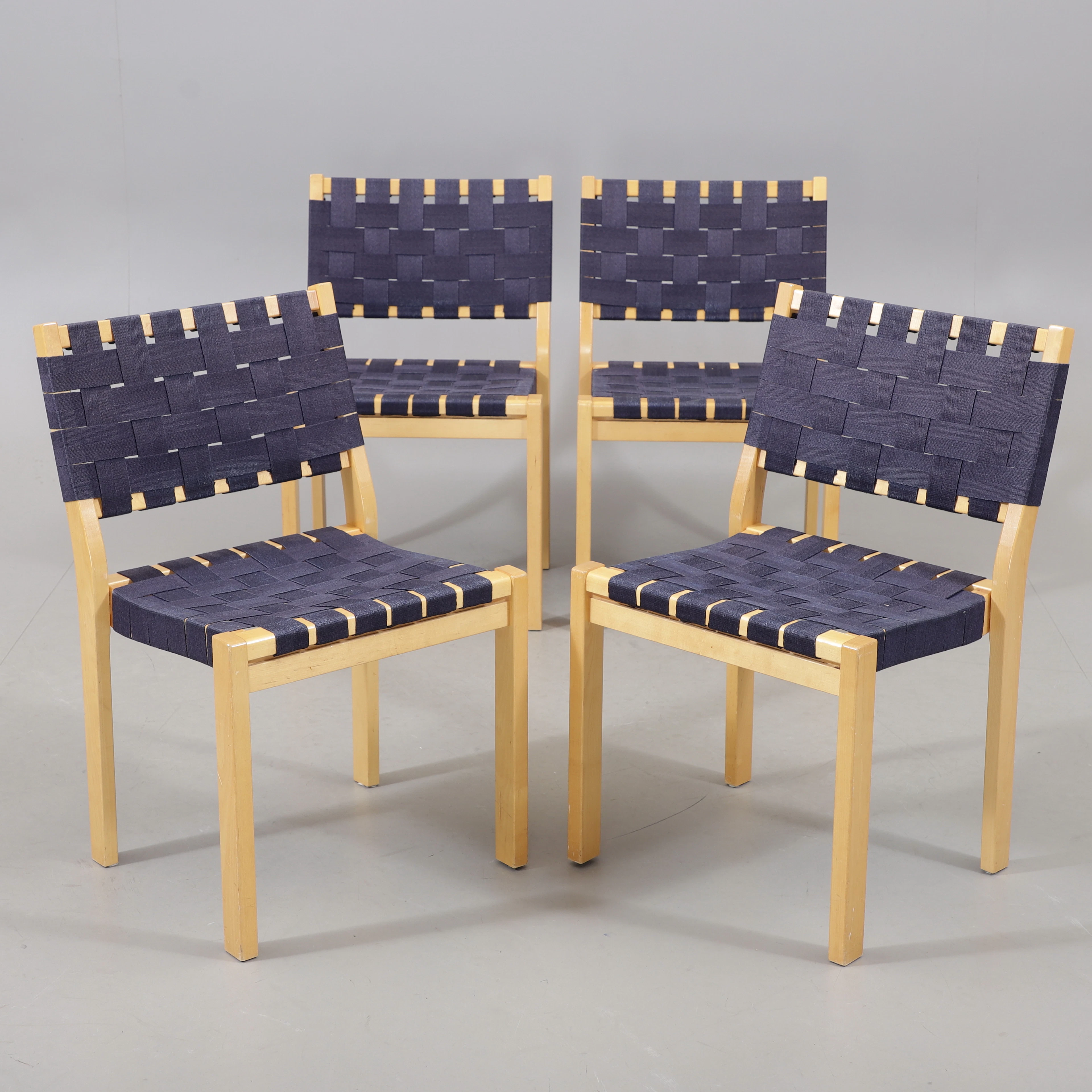 ALVAR AALTO. Stolar, 4 st, "Artek", Finland, 2000-tal.