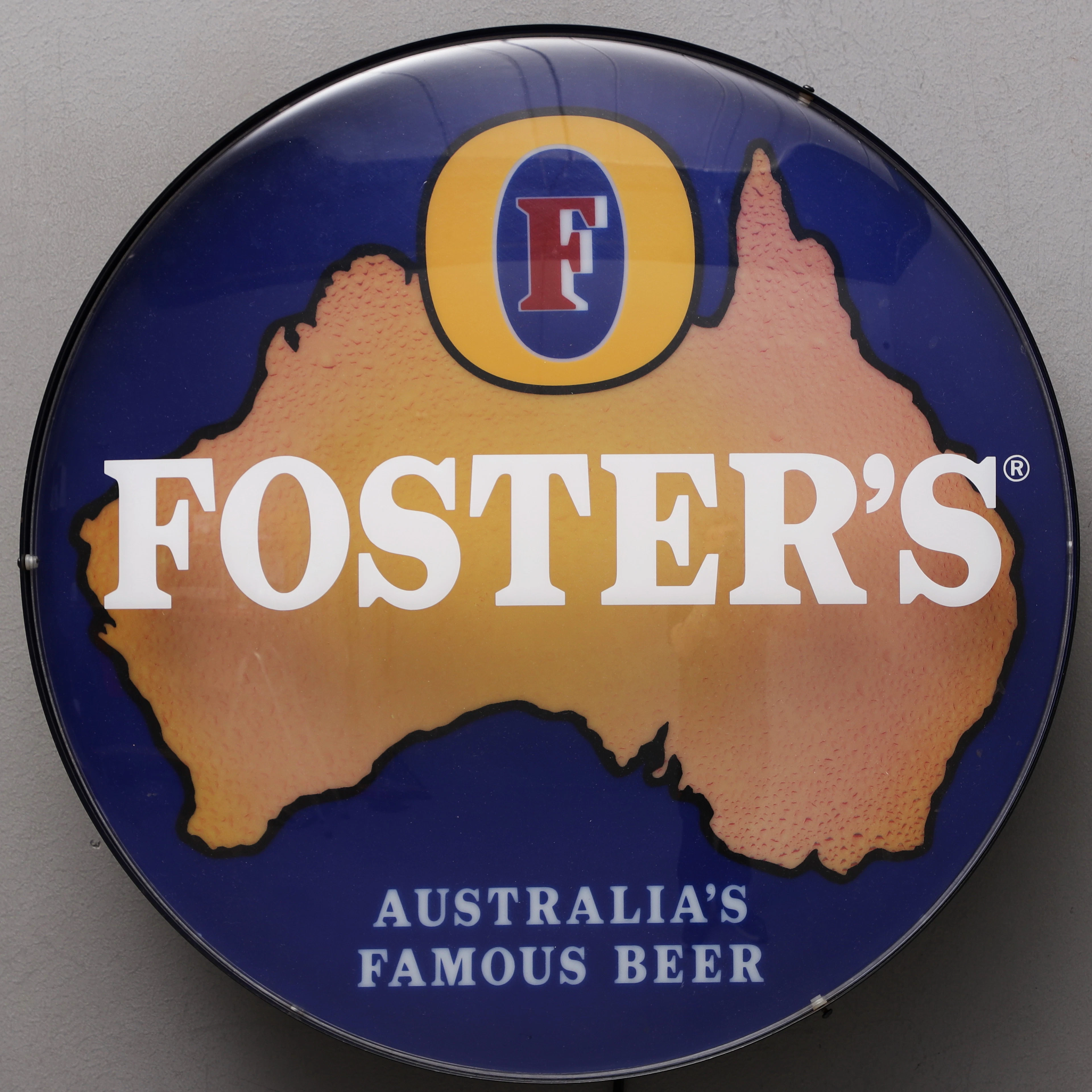 REKLAMSKYLT, "Fosters - Australias famous beer", metall/plast, 1900-talets