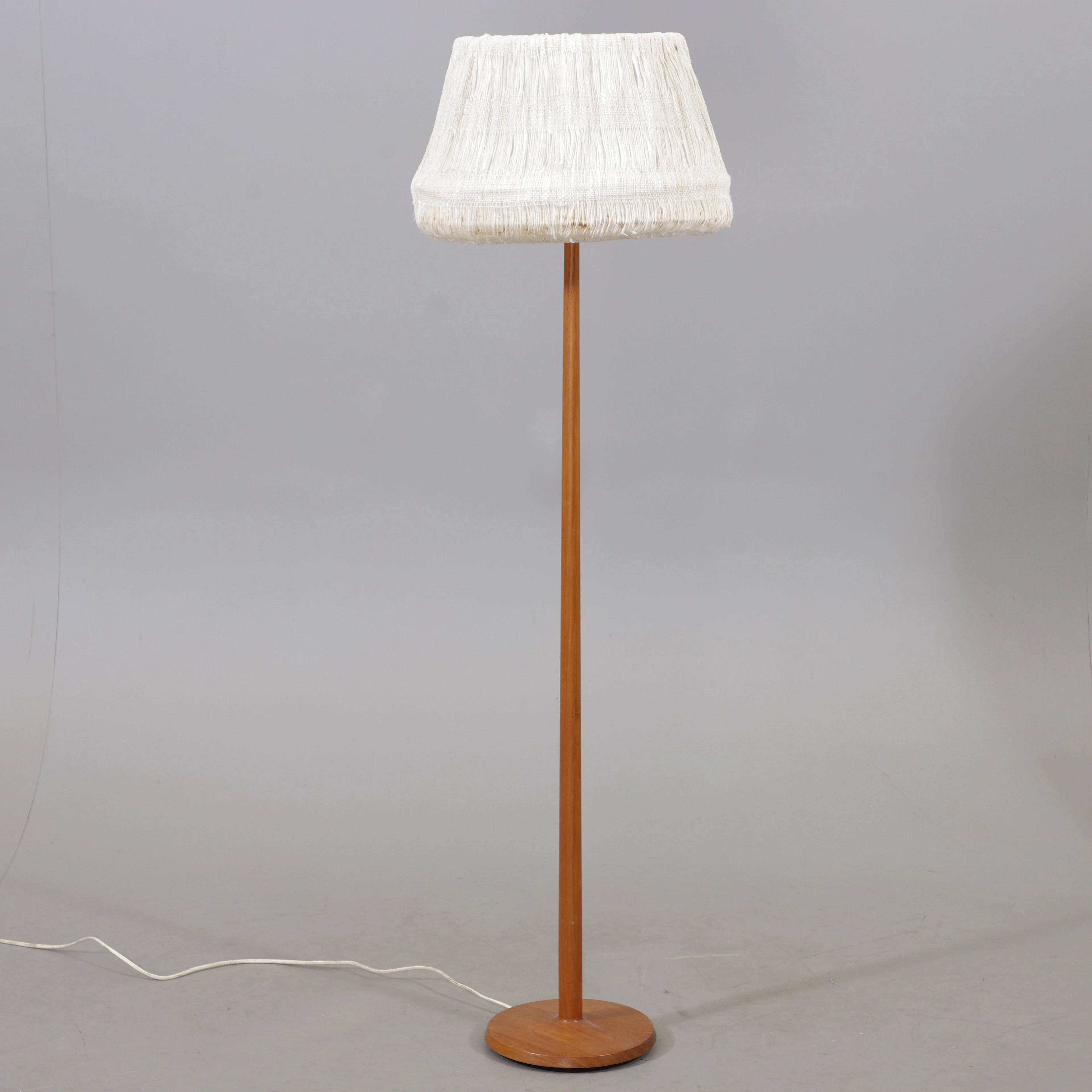 GOLVLAMPA, teak, 1960-tal.