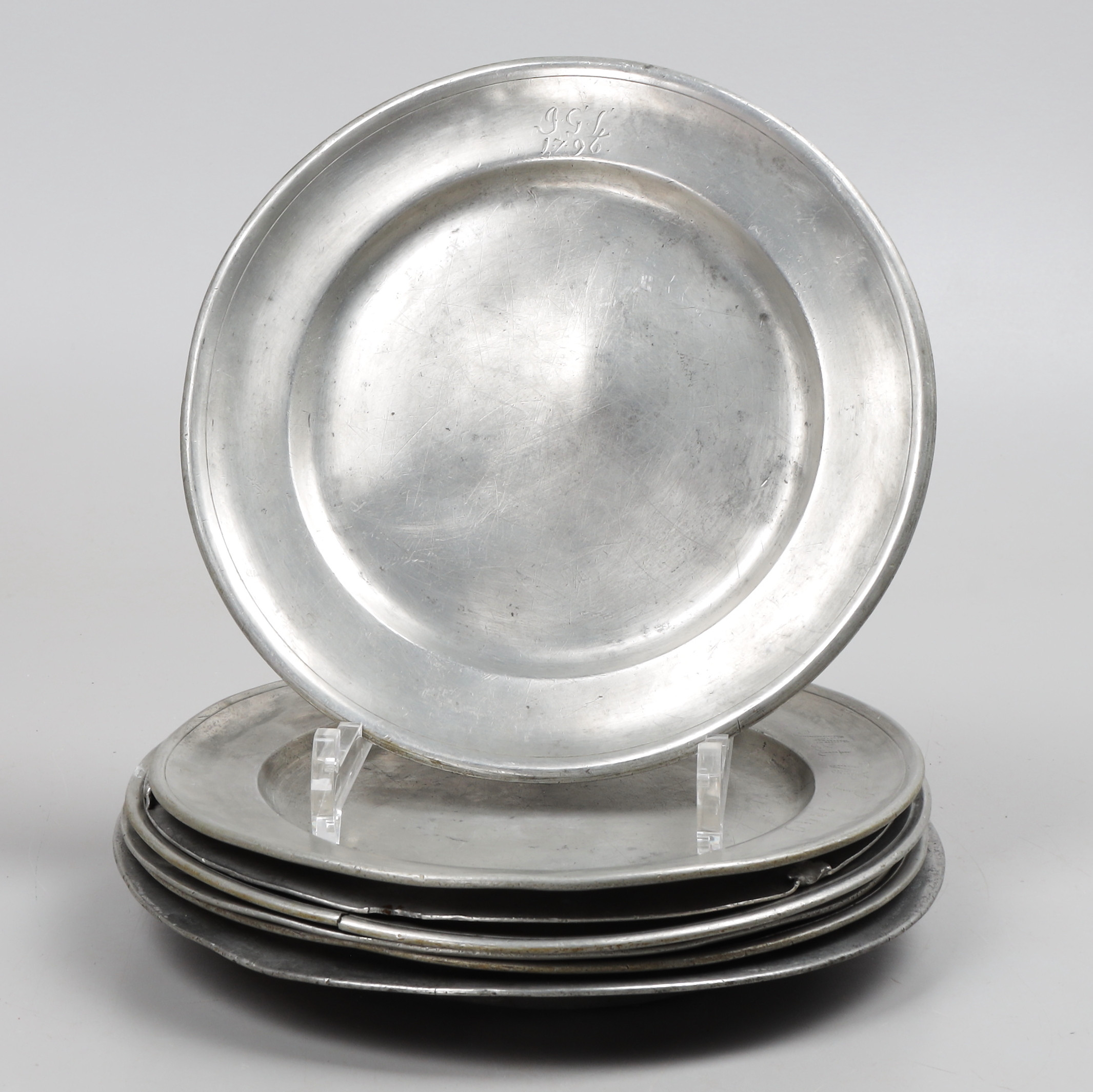 TALLRIKAR, 7 st, tenn, 1700/1800-tal.