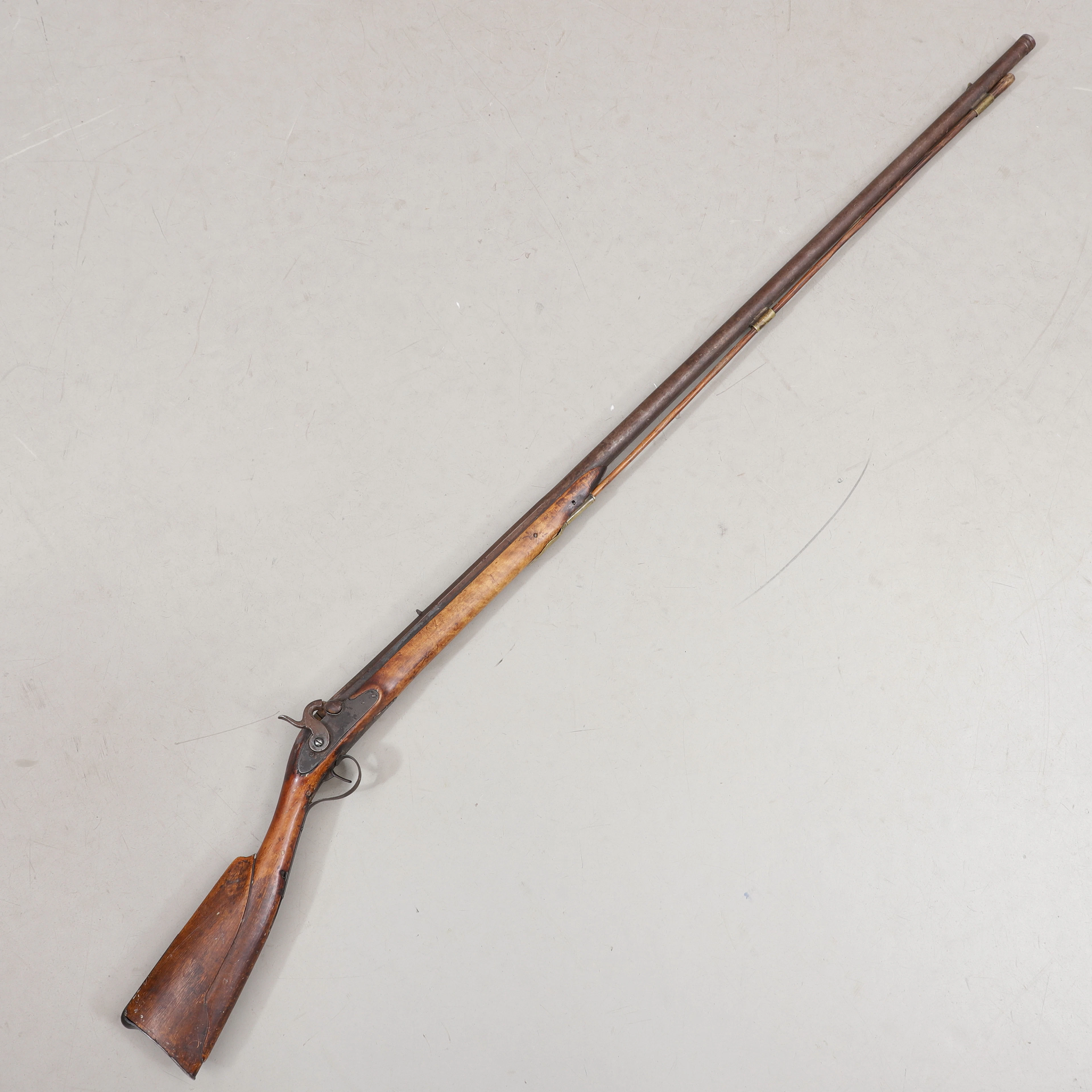 SLAGLÅSGEVÄR MED EXTRA LÅNG PIPA, 1800-tal.