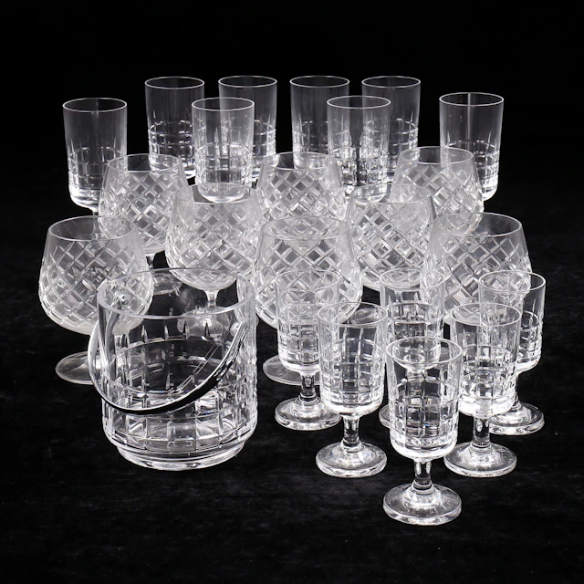 SERVISDELAR, glas, 23 st, bla "City".