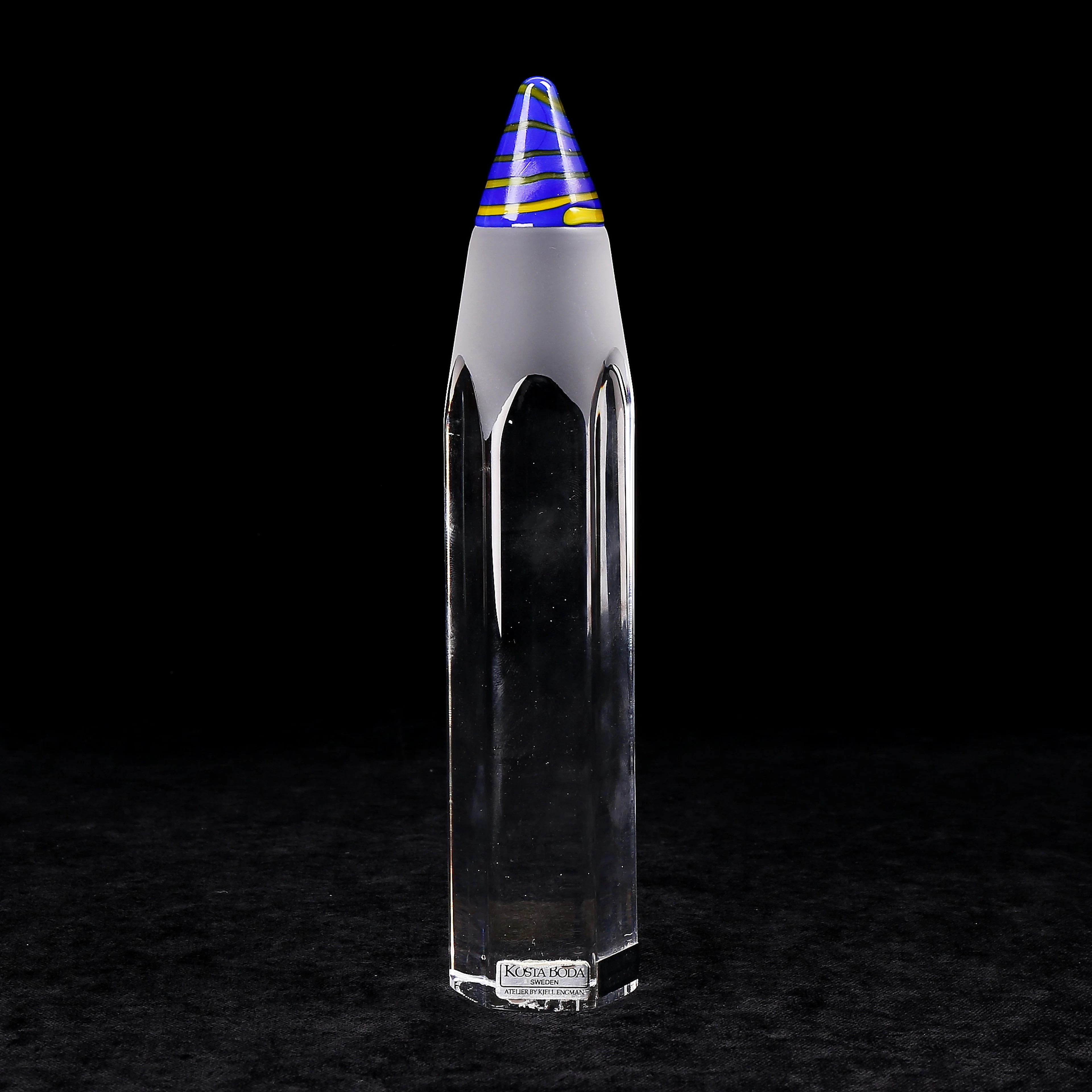 KJELL ENGMAN. Skulptur, penna, glas, Kosta Boda, signerad.