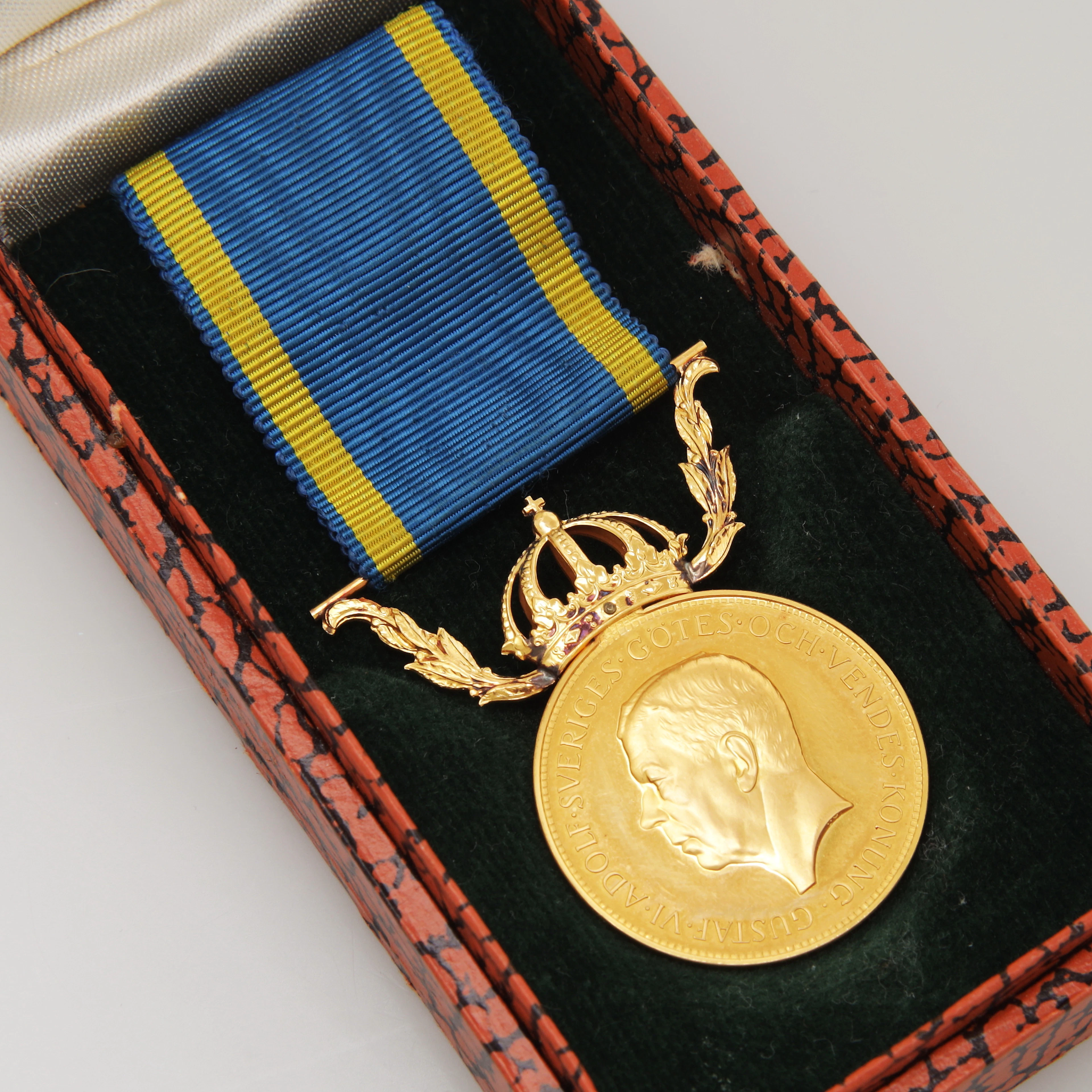 FÖRTJÄNSTMEDALJ, guld 23k/18k, "För nit och redlighet i rikets tjänst"