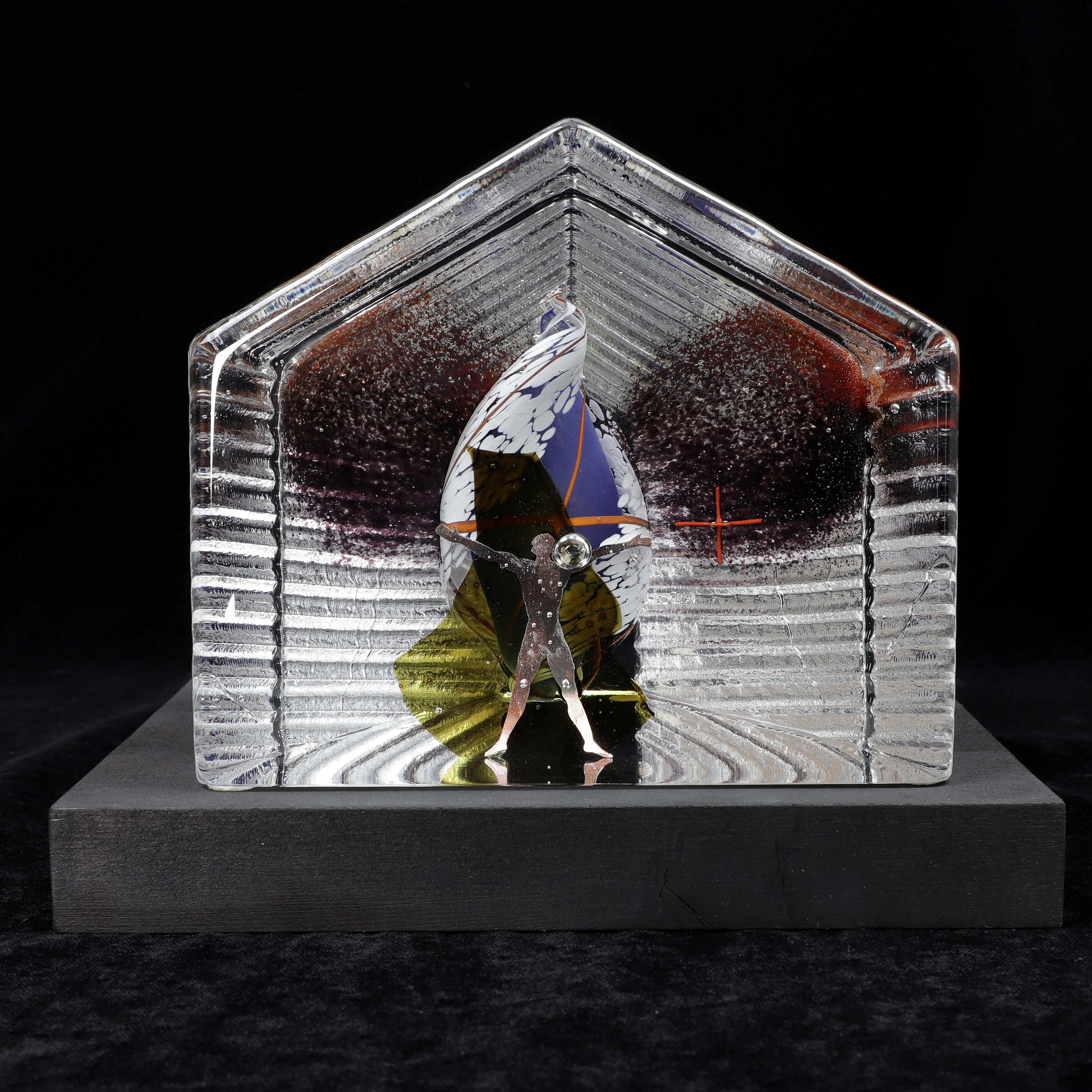 BERTIL VALLIEN. Skulptur, glas, Kosta Boda, signerad och numrerad 151/200.