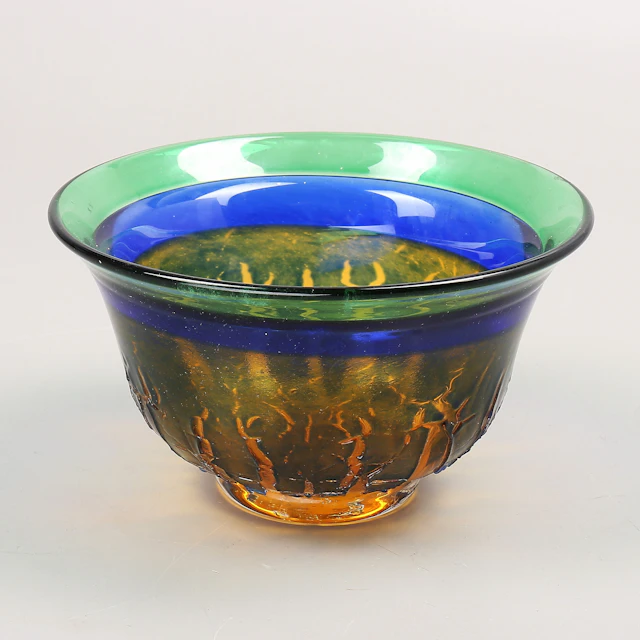 HÅKAN GUNNARSSON. Skåp, glas, Strömbergshyttan, signerad.