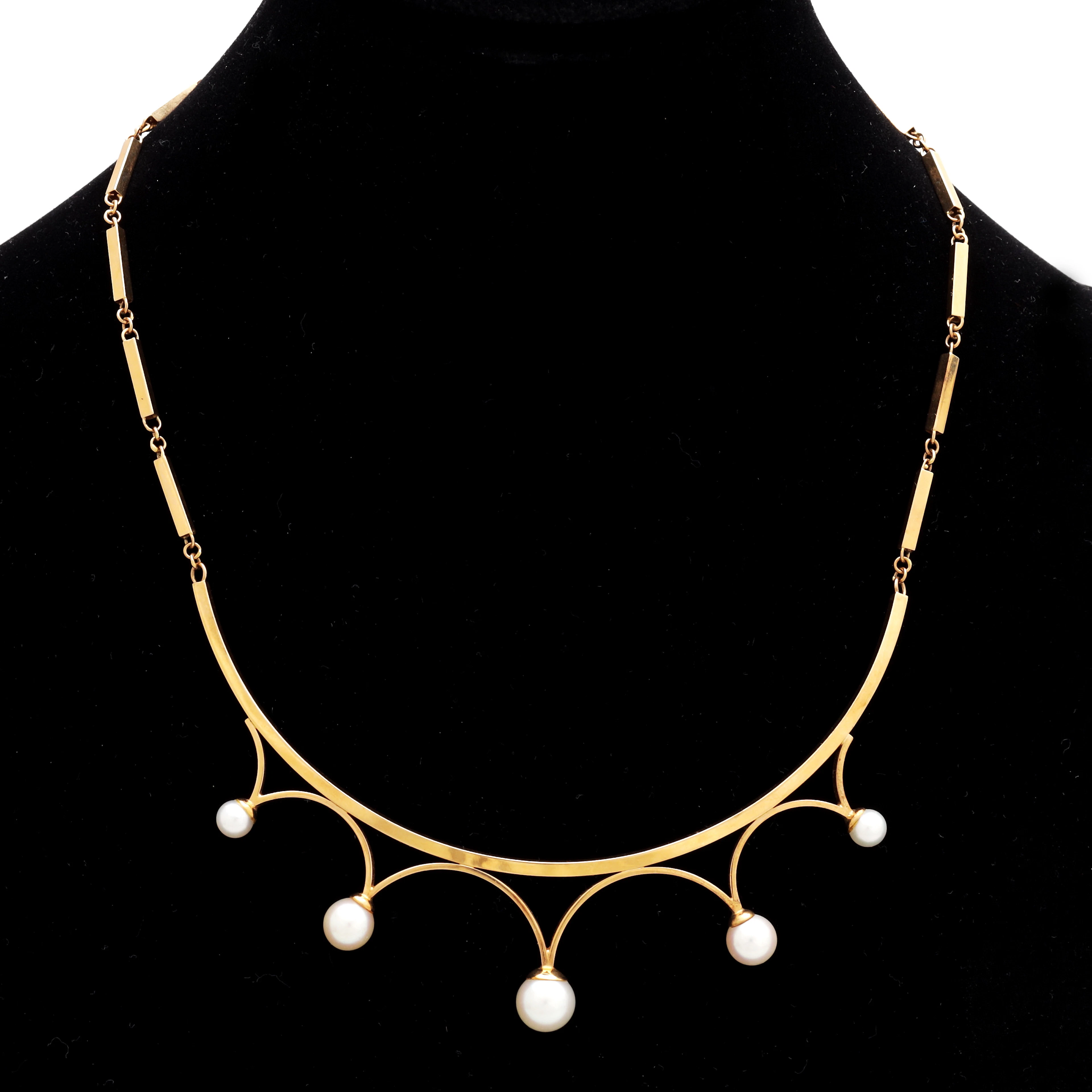 HALSBAND med pärlor, guld 18K, totalvikt 11,79 gram.
