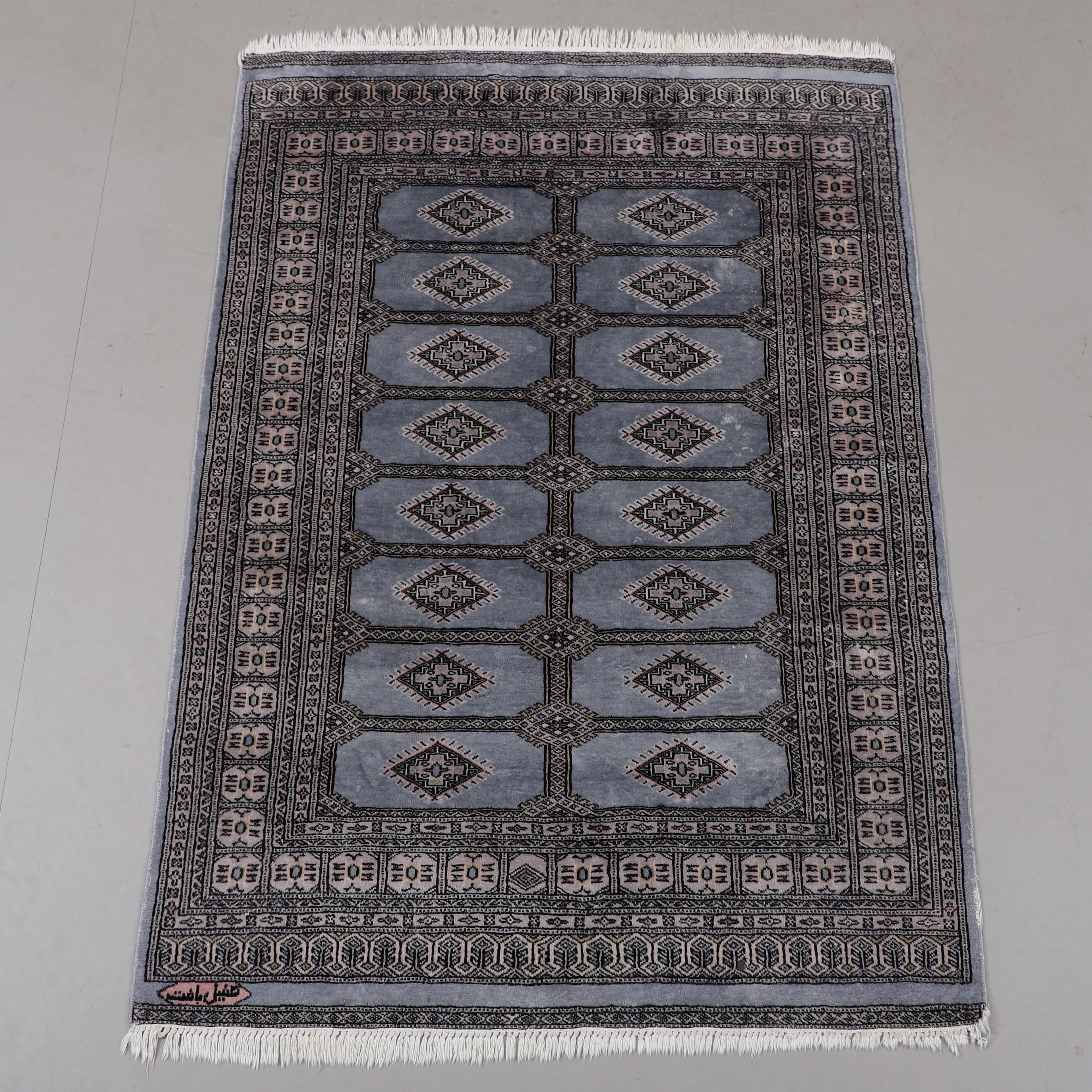 MATTA, orientalisk, Pakistan, signerad, 184 x 127 cm.