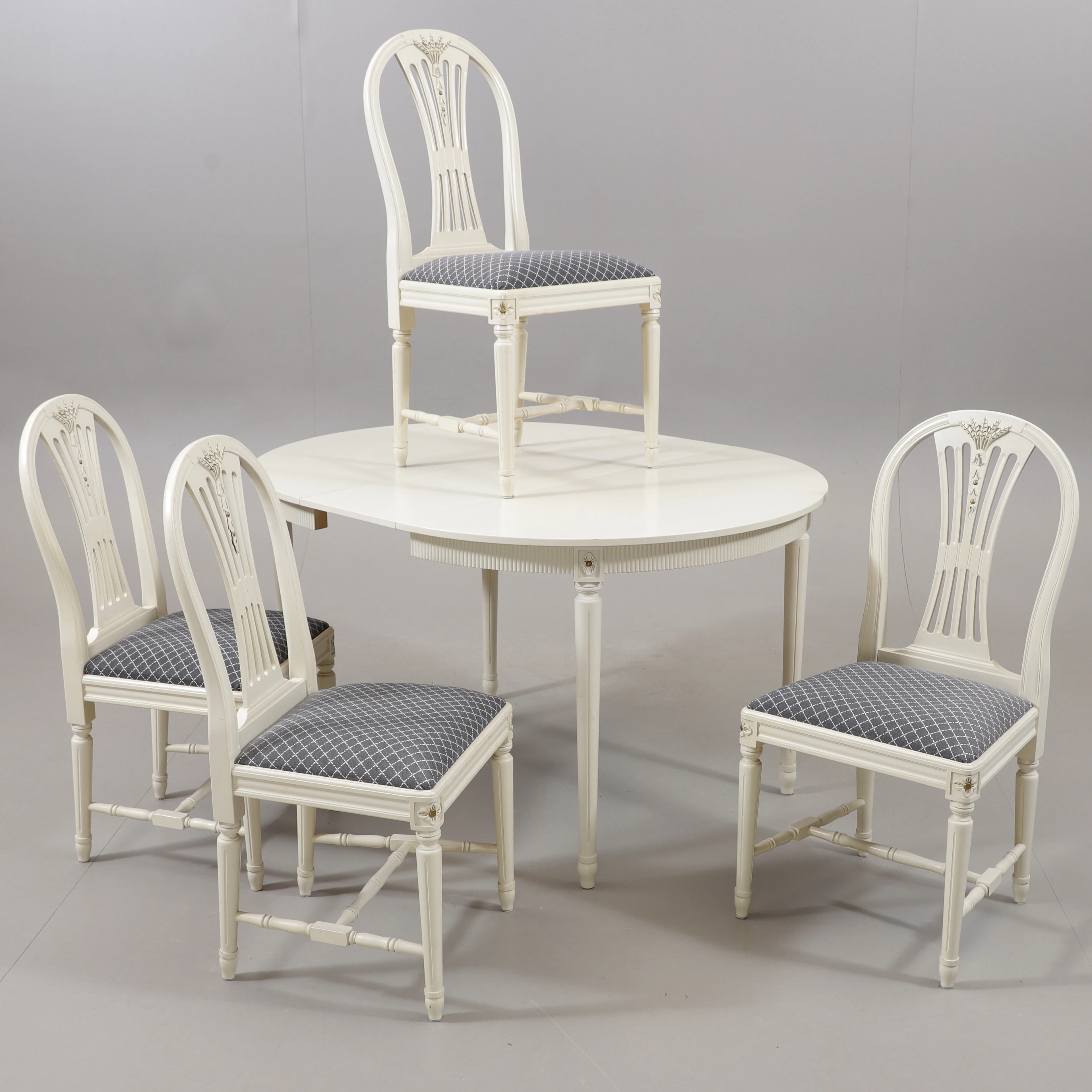 MATSALSMÖBEL, 5 delar, gustaviansk stil, 1900-talets andra hälft.