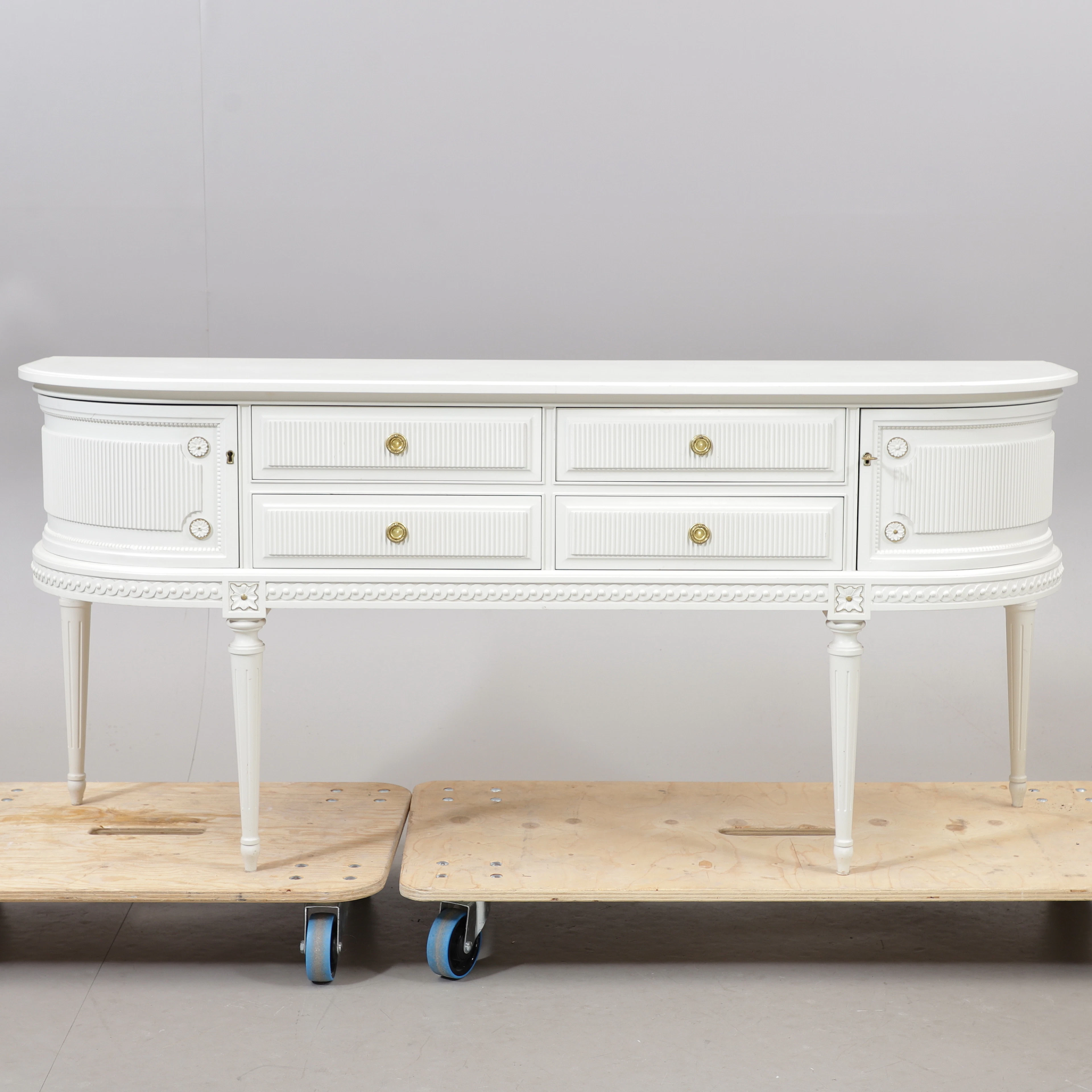 SIDEBOARD, gustaviansk stil, Slutarp, 1900-talets mitt.