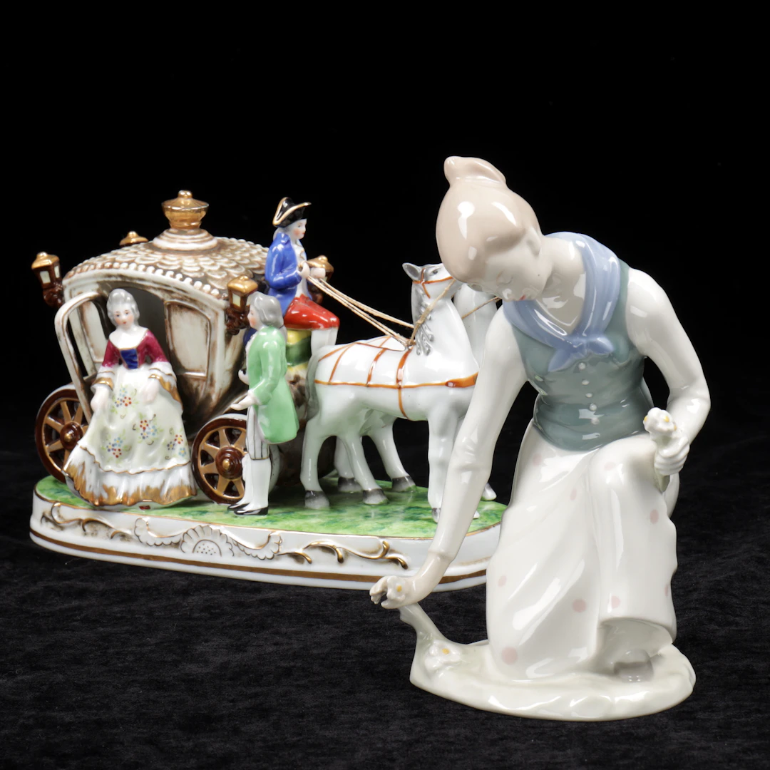 FIGURINER, 2 st, porslin, 1900-talets andra hälft.