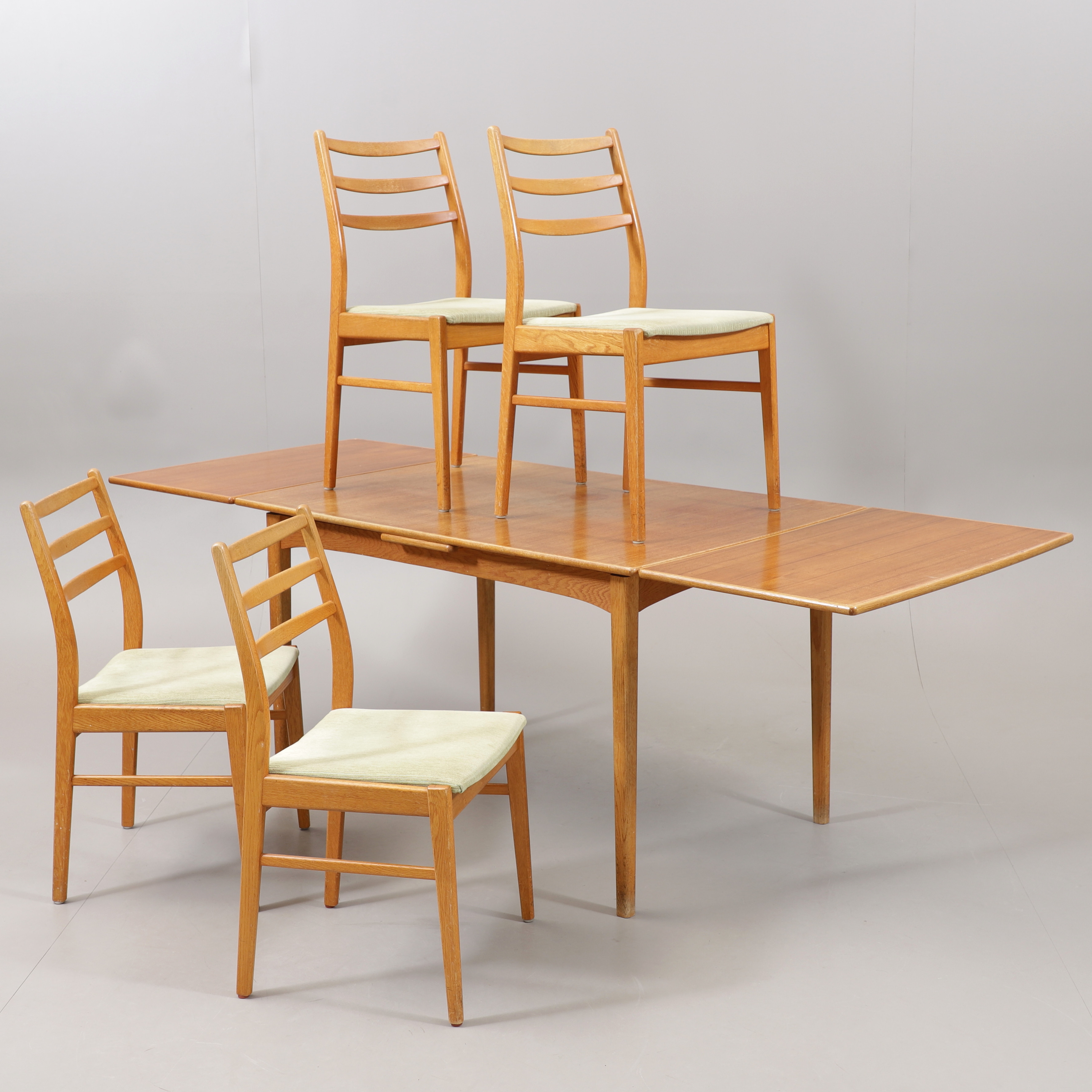 YNGVAR SANDSTRÖM. Matgrupp, 5 delar, "Tokyo", Trivaserien, 1960-tal.