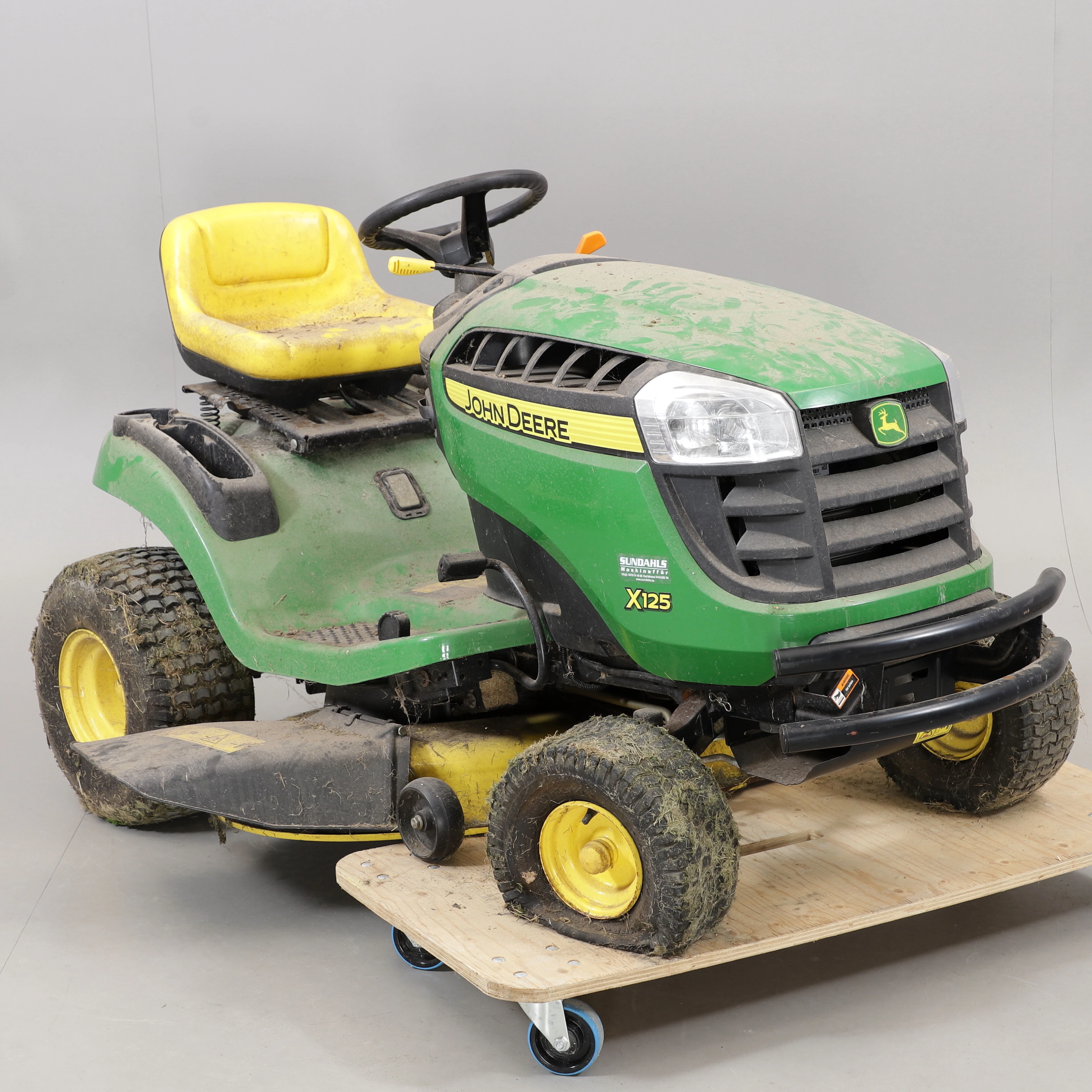 ÅKGRÄSKLIPPARE, John Deere X125.