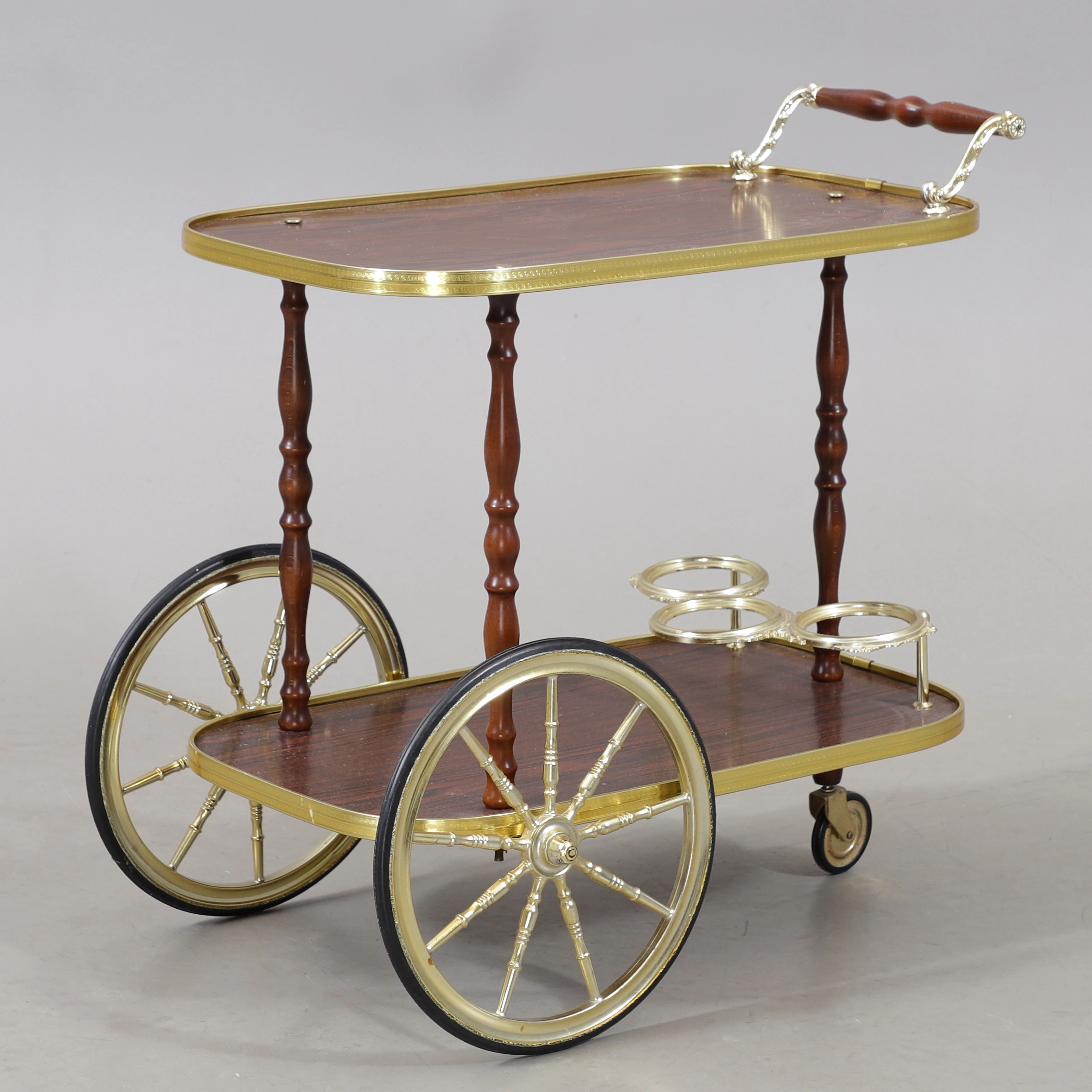 SERVERINGSVAGN, plast/mässing, 1900-talets andra hälft.