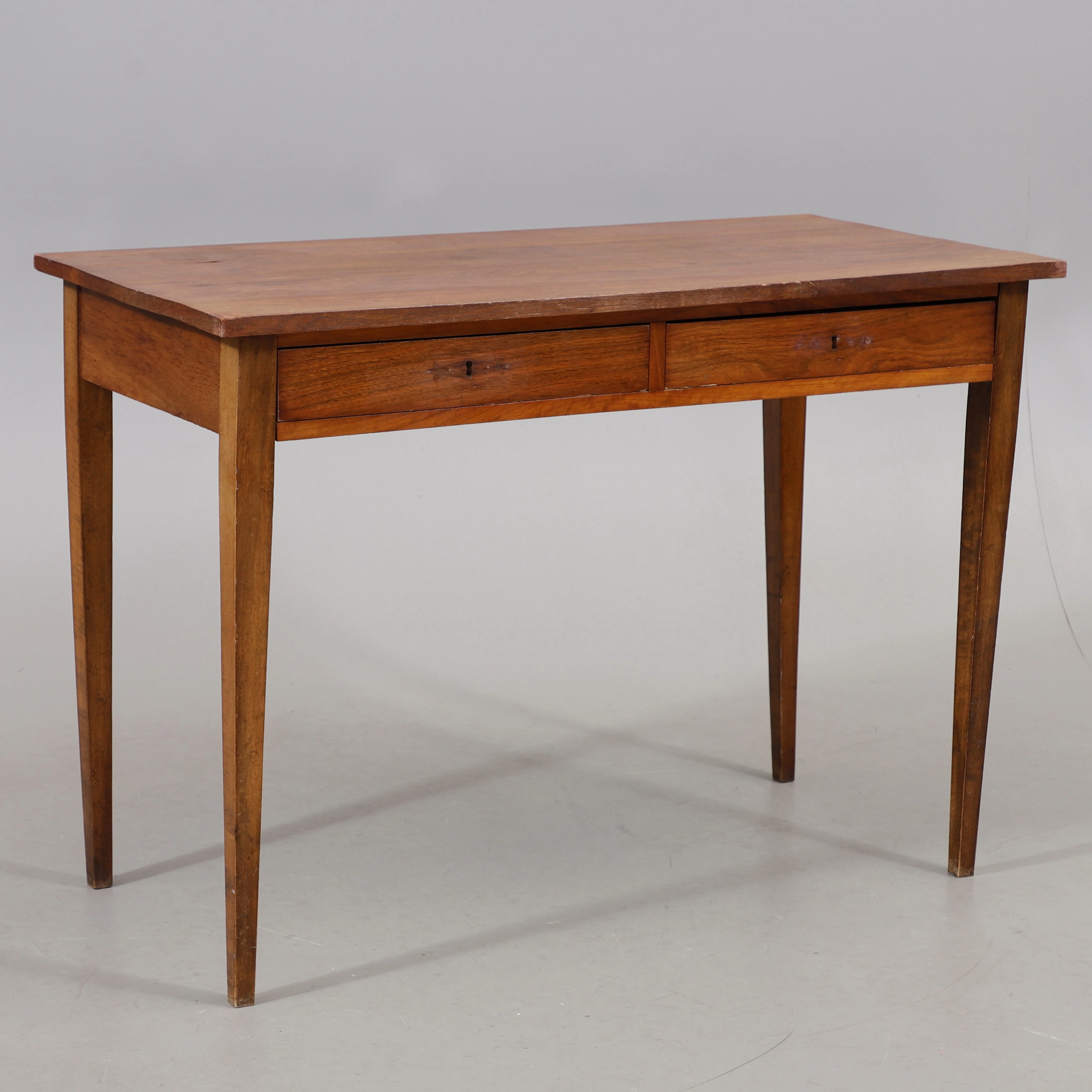 SKRIVBORD, 1900-talets första hälft.