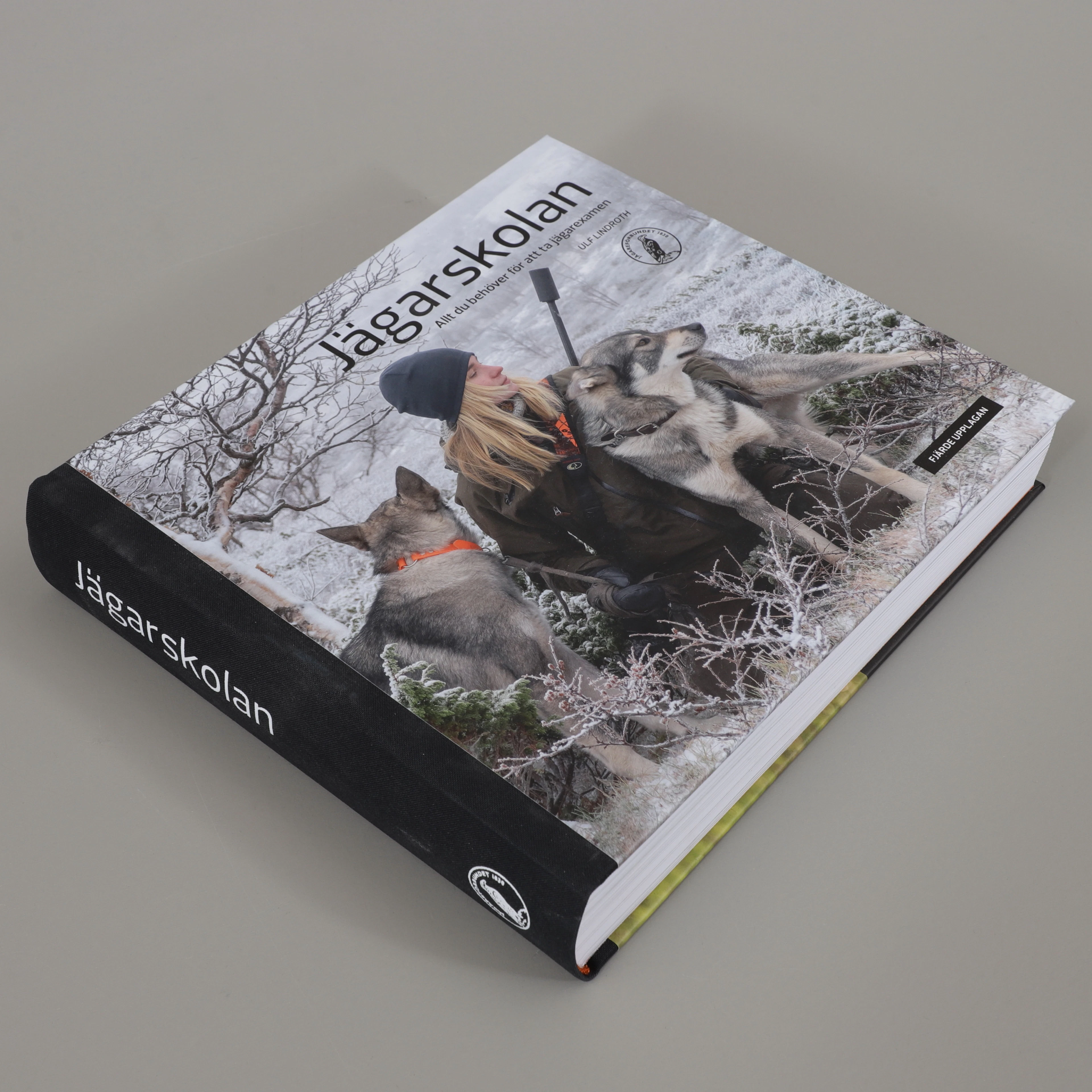 JÄGARSKOLAN, bok, 2025.