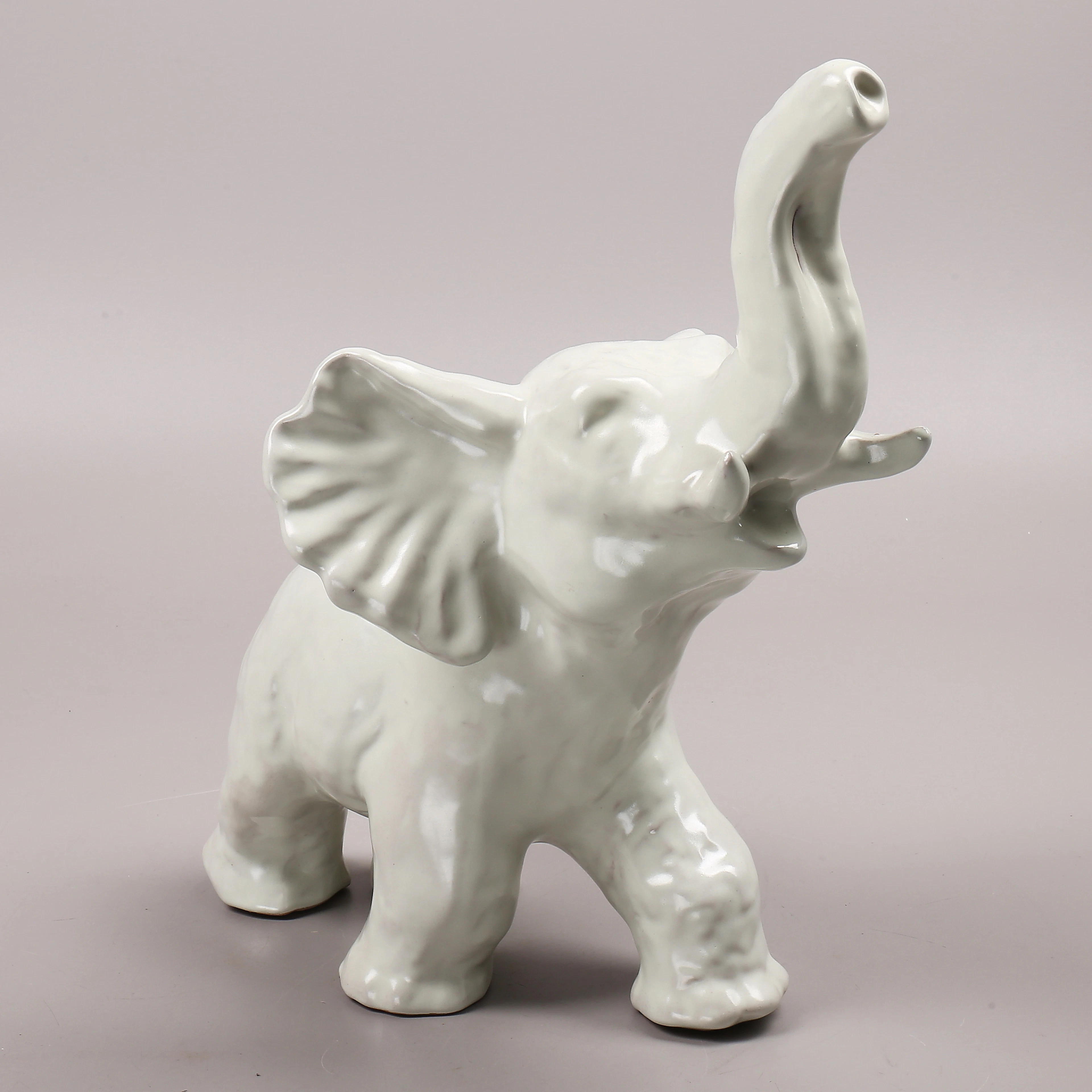 VICKE LINDSTRAND. Figurin, elefant, Upsala-Ekeby, 1950-tal.
