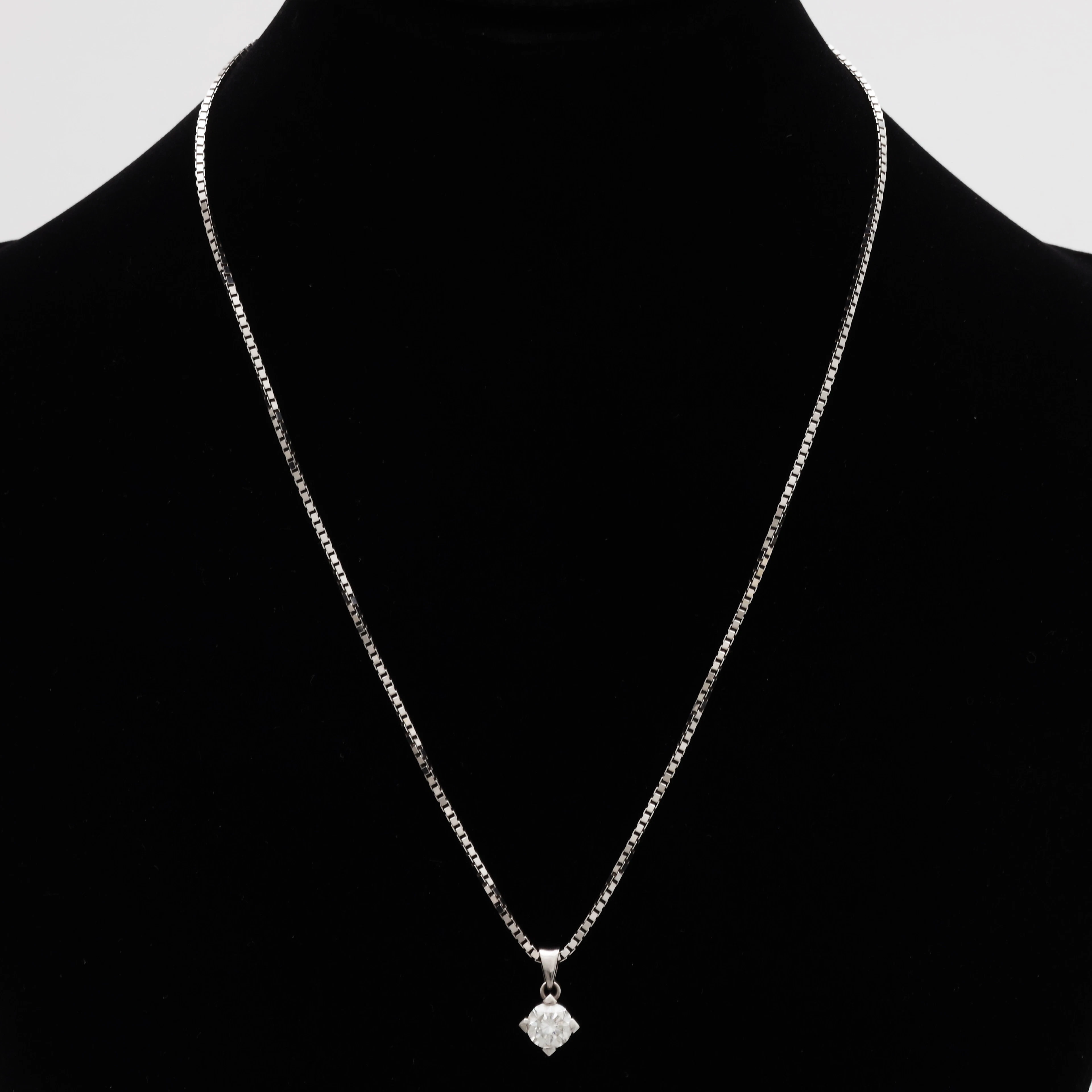 HALSBAND med hänge, vitguld, 18k, Balestra, totalvikt 8,31 gram.