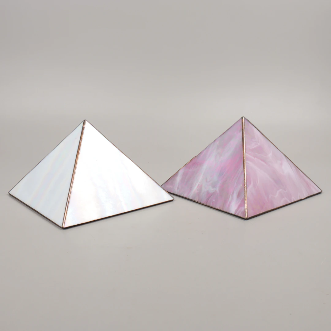 LJUSLYKTOR, 2 st, pyramidformade.