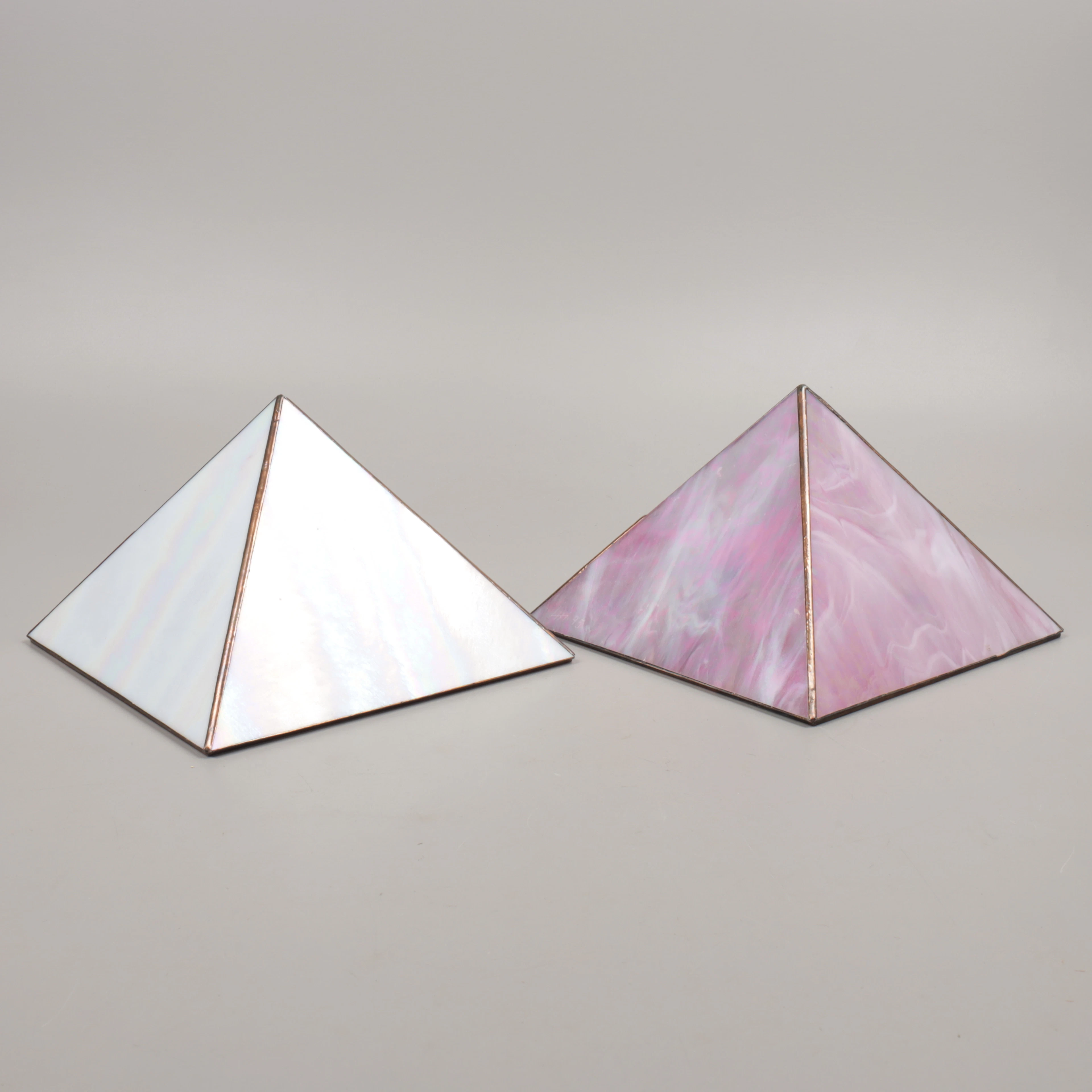 LJUSLYKTOR, 2 st, pyramidformade.