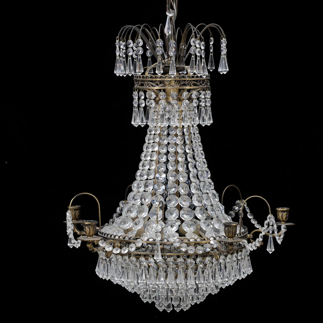 LJUSKRONA, empirestil, 1900-talets andra hälft, höjd exklusive kedja 53 cm.