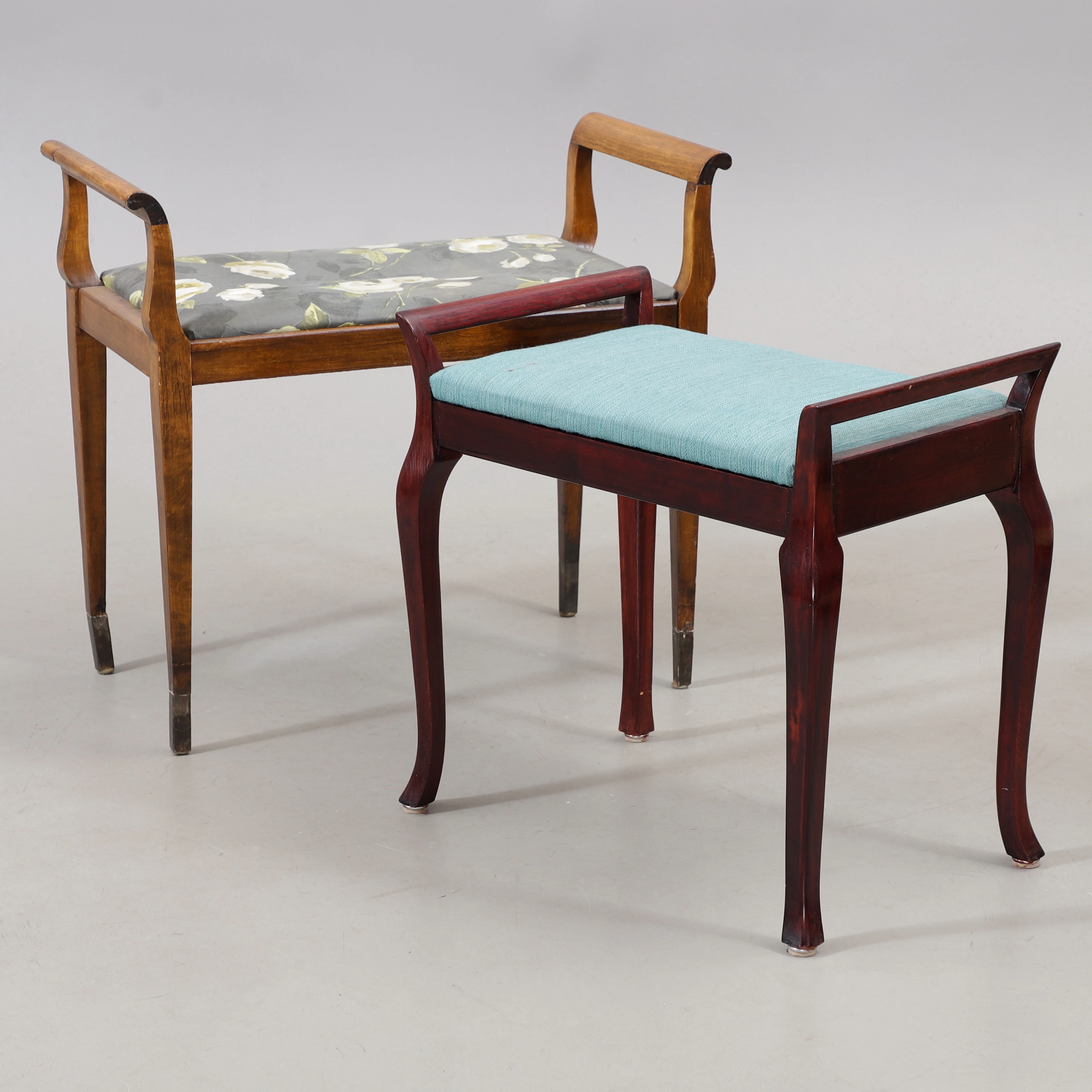 PIANOPALLAR, 2 st, 1900-talets andra hälft.