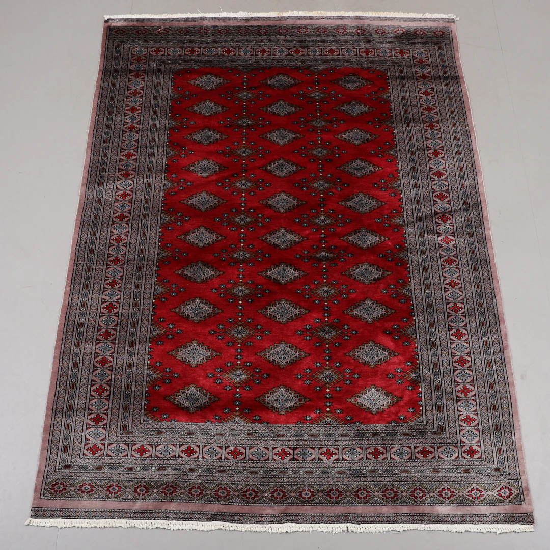 MATTA, Pakistan, 186 x 260 cm.