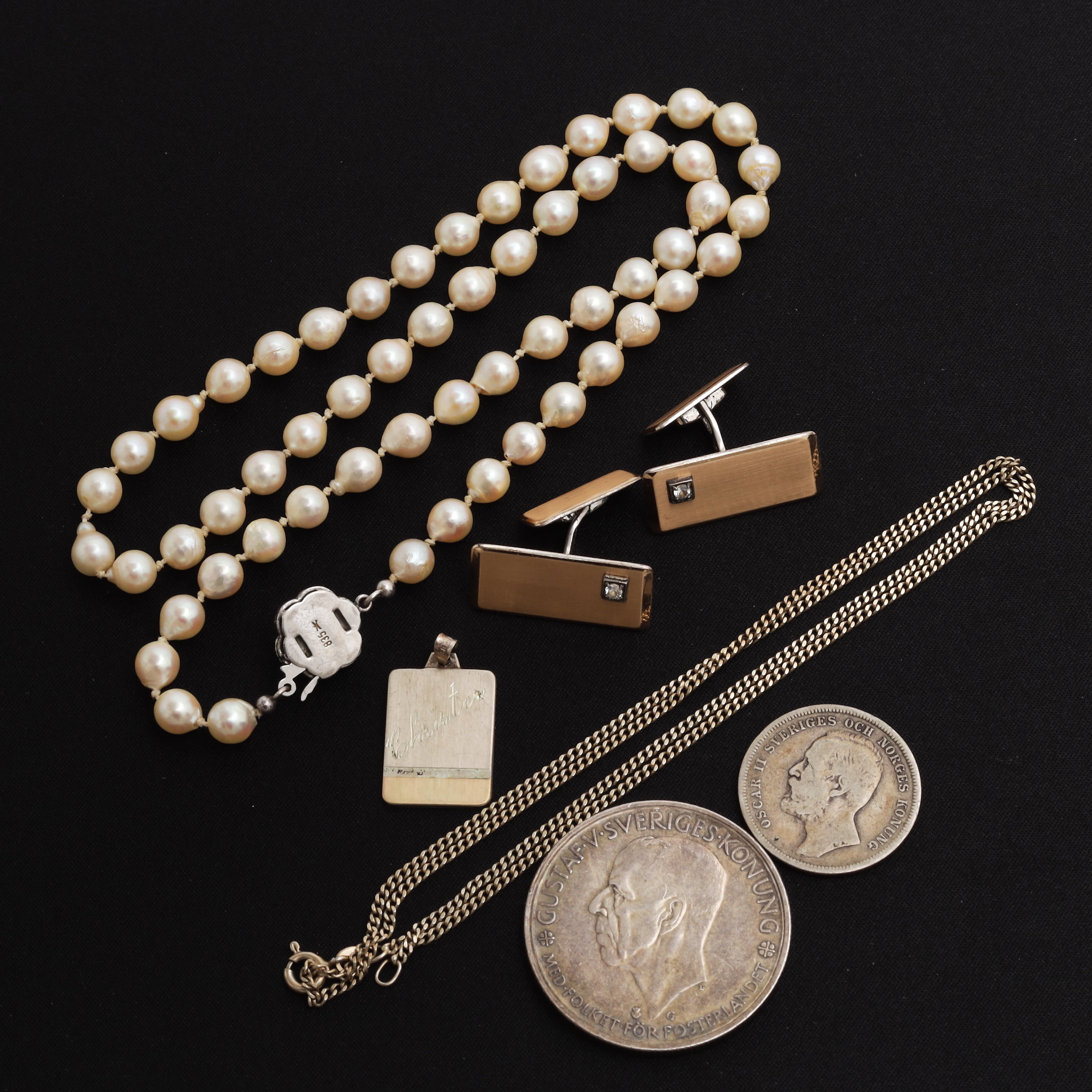 MANSCHETTKNAPPAR, ett par, MYNT, HÄNGE, HALSBAND, silver, vikt utan