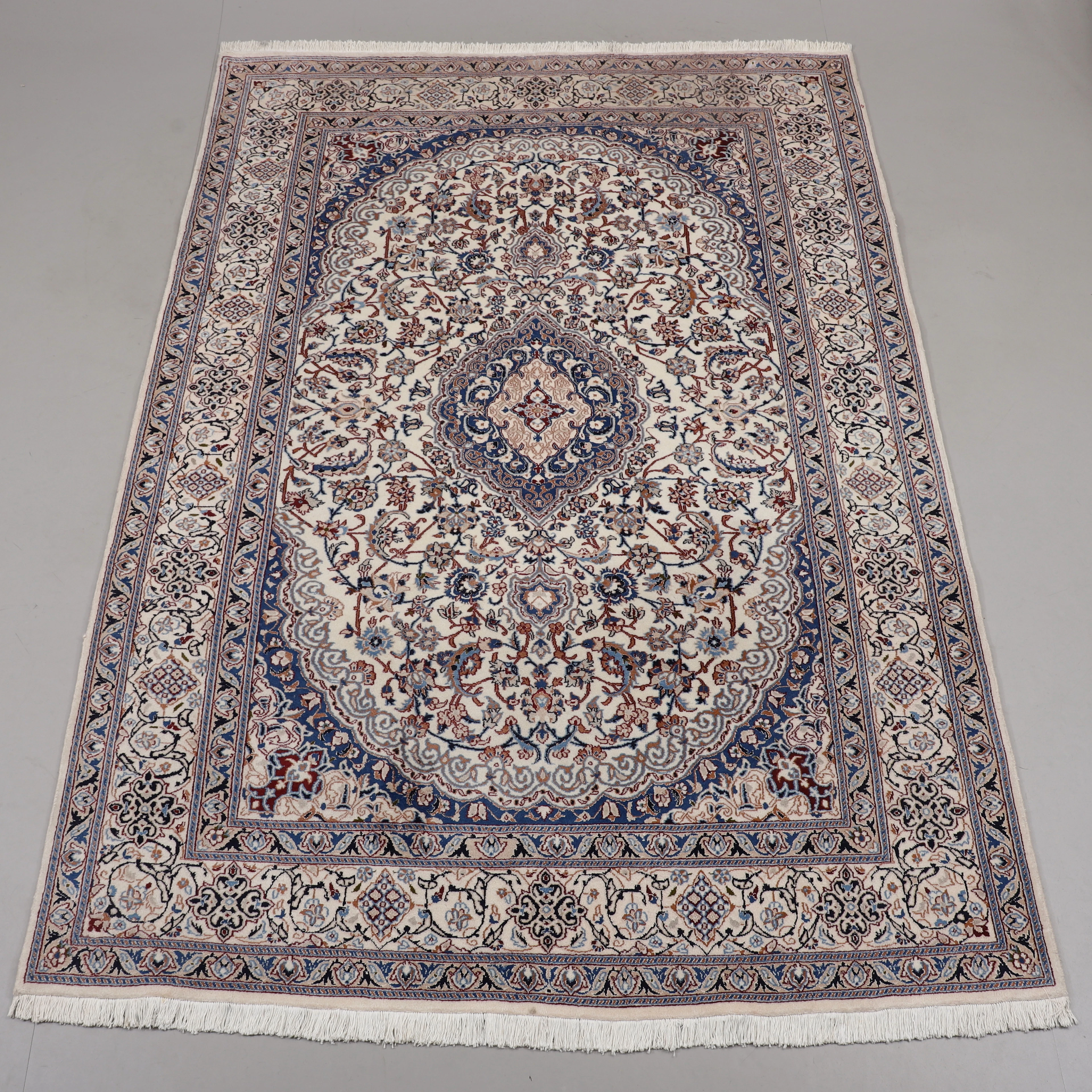 MATTA, orientalisk, Nain, 304 x 205 cm.