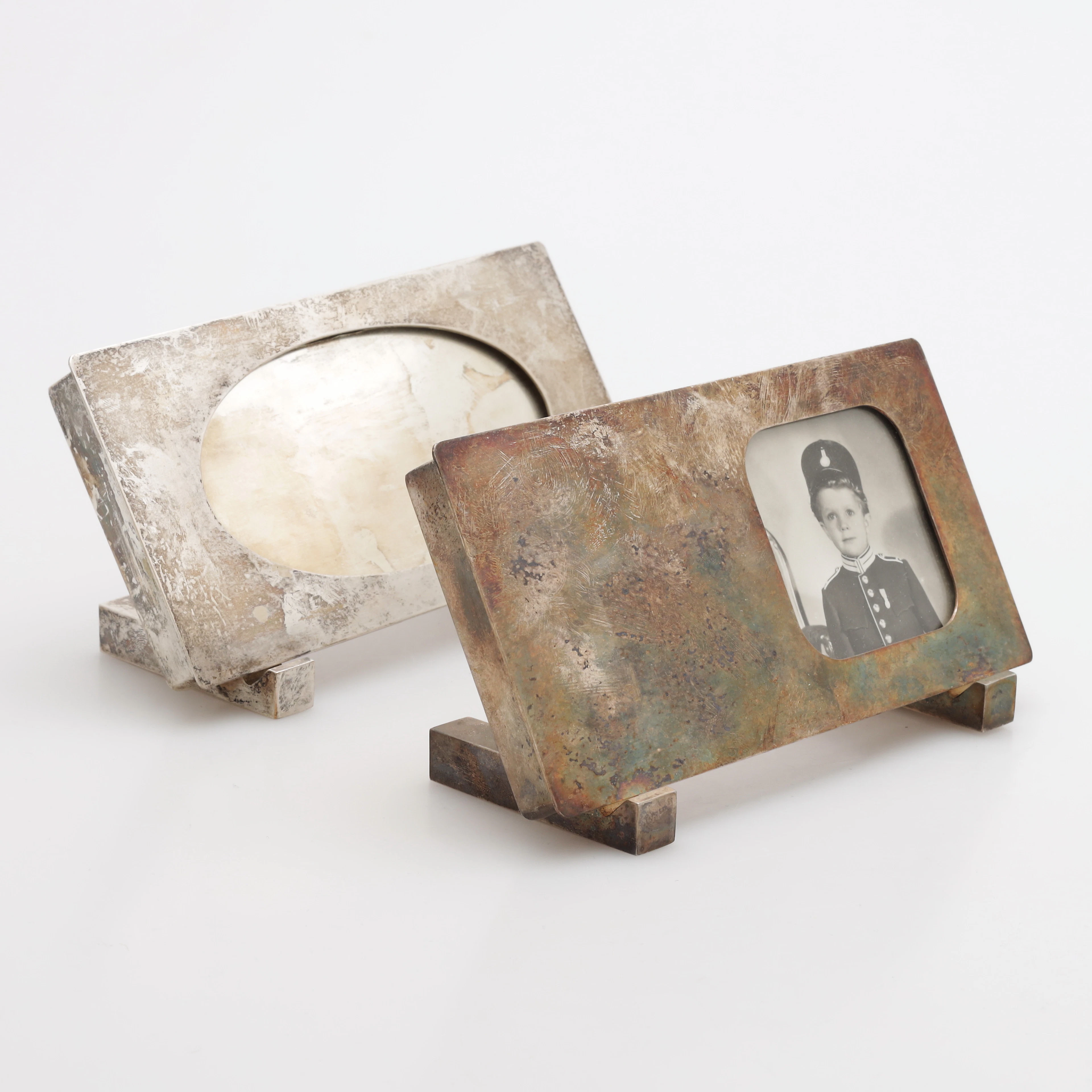 FOTORAMAR, 2 st, bordsmodell, nysilver, JLH, art deco, 1930/40-tal.