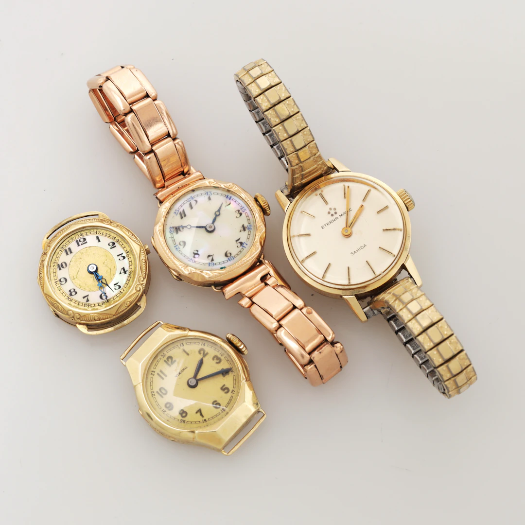 ARMBANDSUR, 5 st, guld 14K, totalvikt 65 gram.