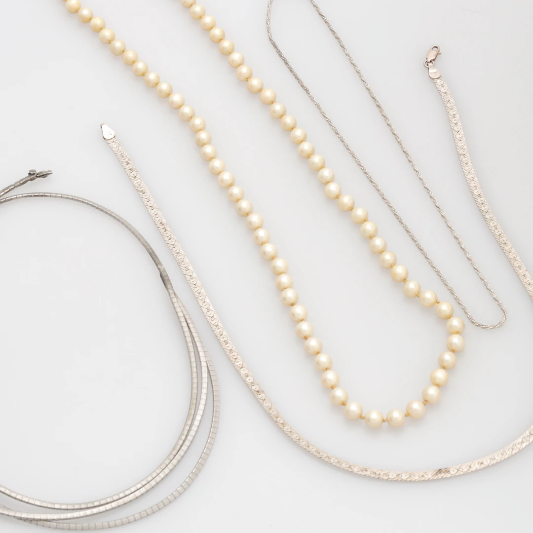 HALSBAND, 4 st, silver, totalvikt 69,5 gram.