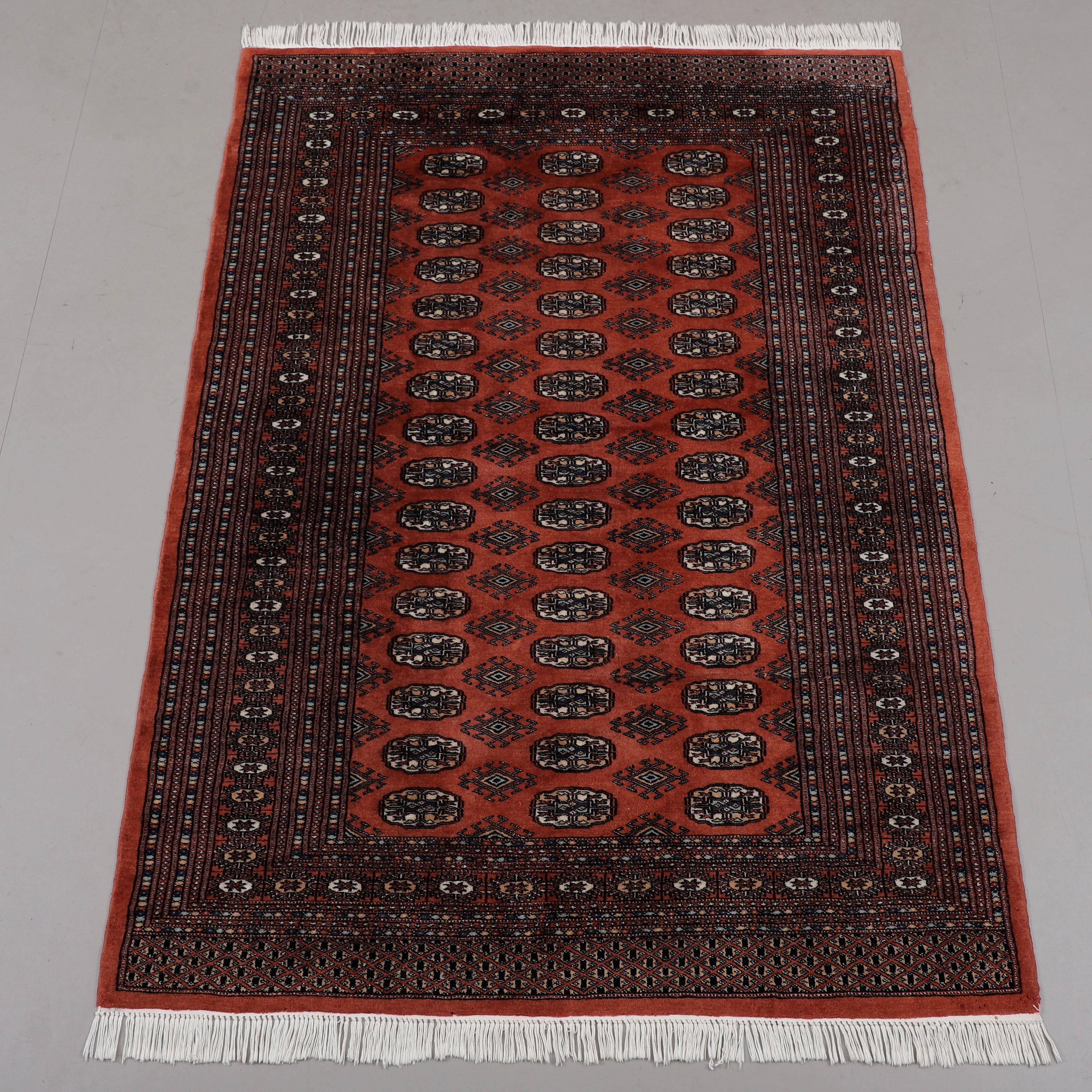 MATTA, pakistan, 202 x 143 cm.