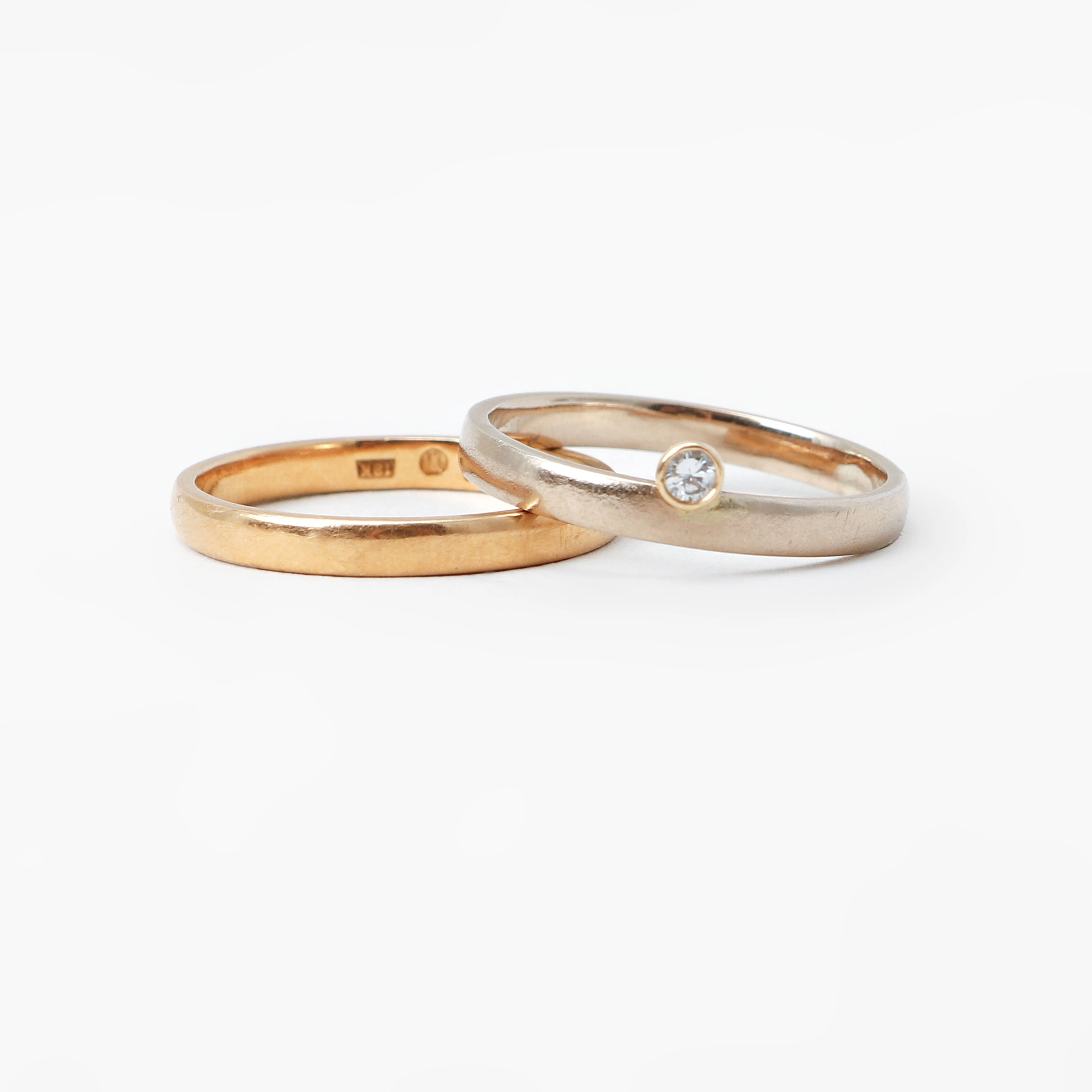 RINGAR, 2 st, 18k röd och vitguld, diamant ca 0,10ct, vikt ca 5,7