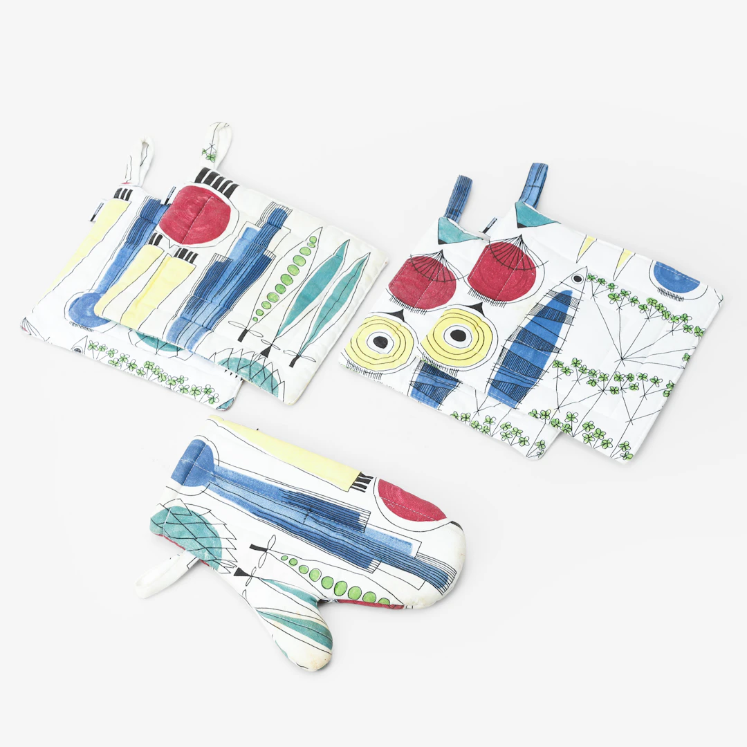 MARIANNE WESTMAN. Textilier, 8 stycken, "Picknick" bland annat Almedahls.