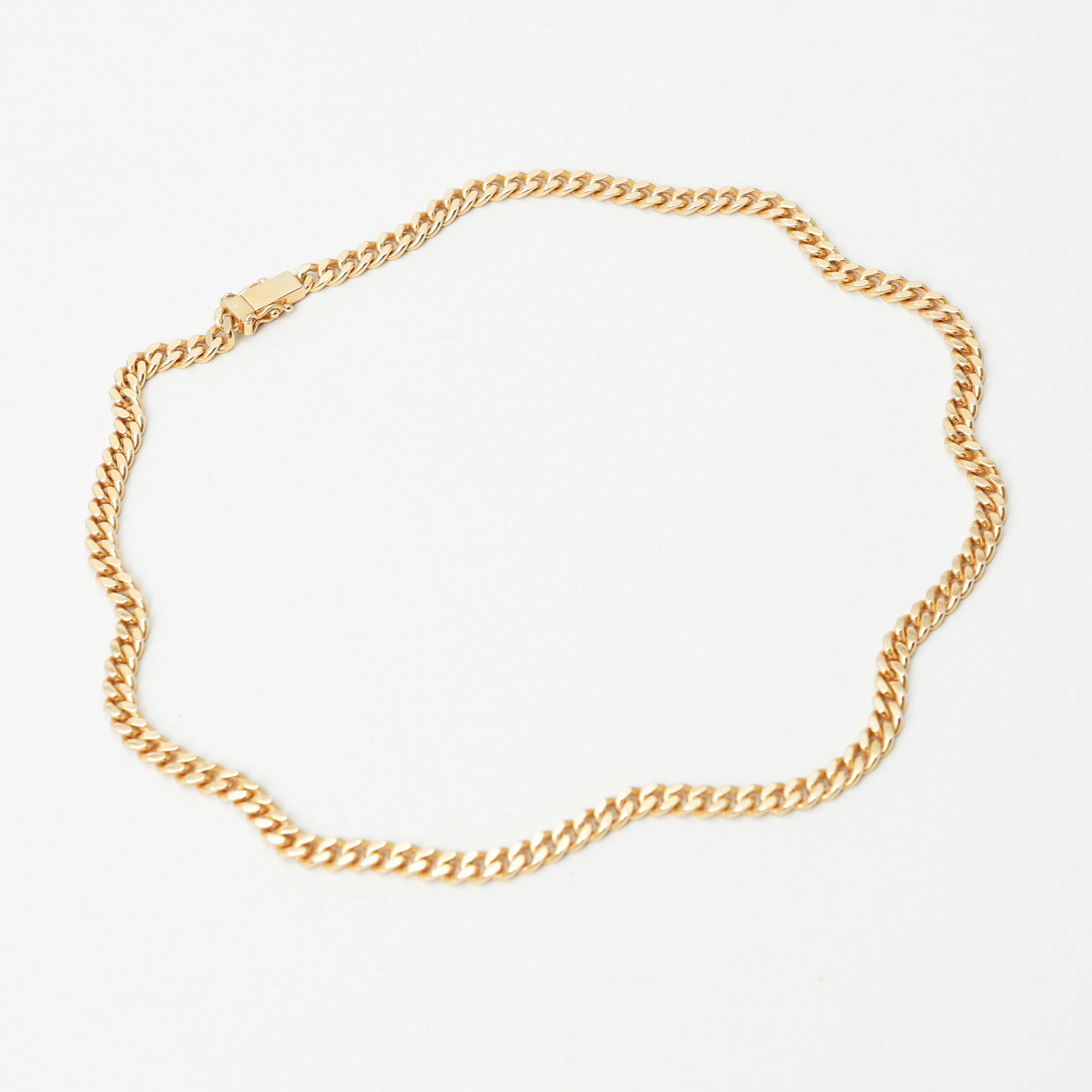 COLLIER, 18k guld, vikt ca 38 gram.