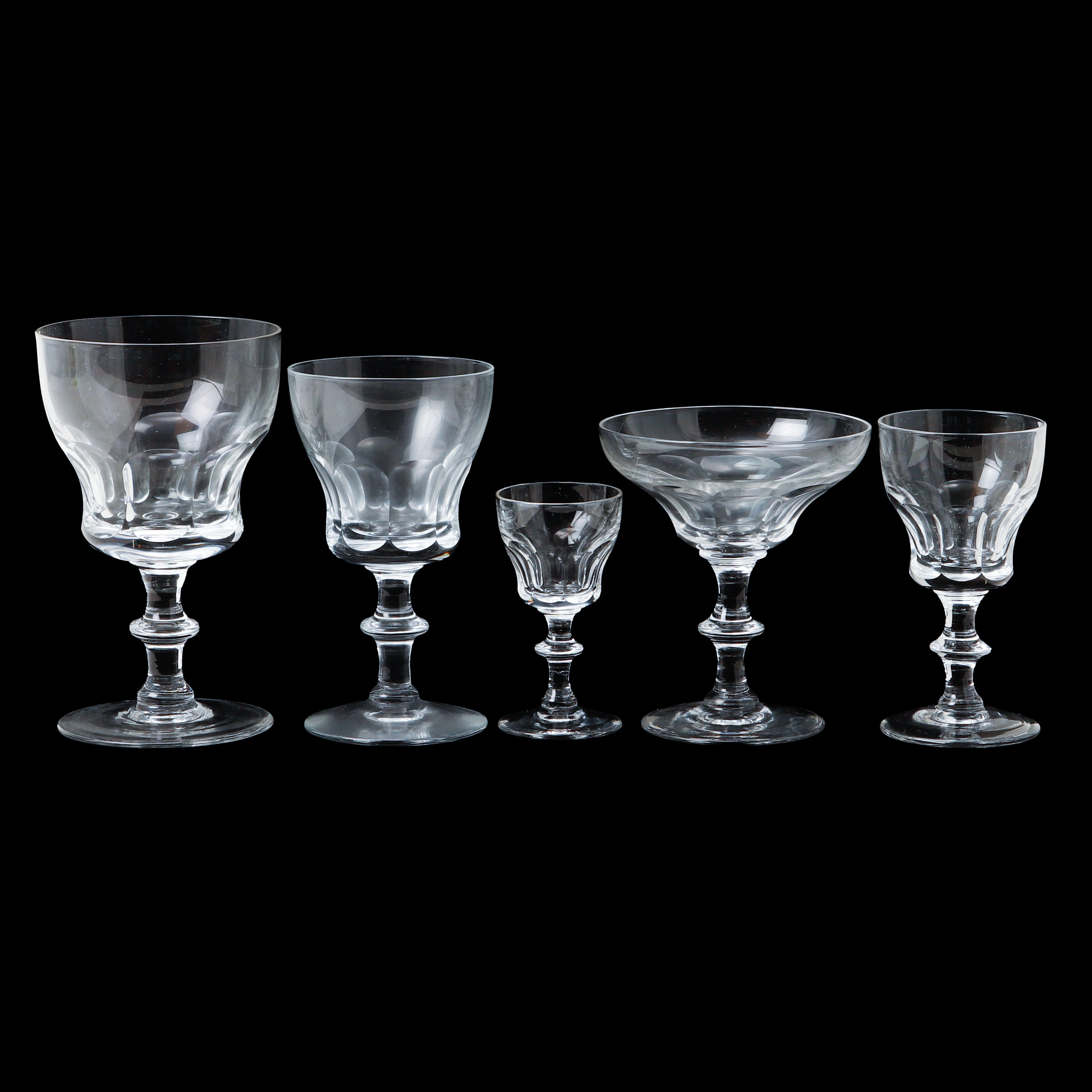 GLASSERVIS, "Brynhild", 67 delar, Hadeland Glassverk, Norge.