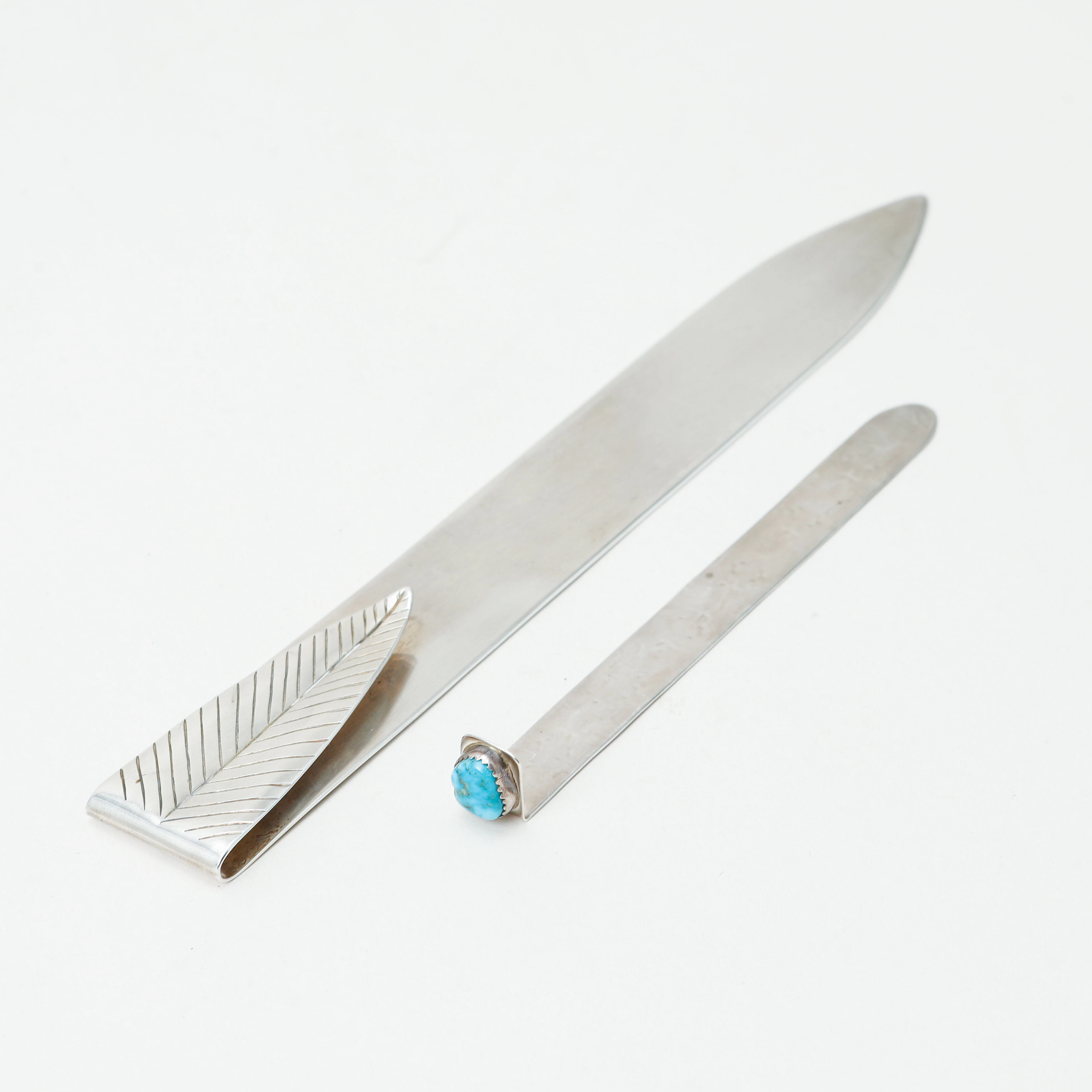 BREVÖPPNARE SAMT BOKMÄRKE, sterling silver, vikt ca 55 gram.