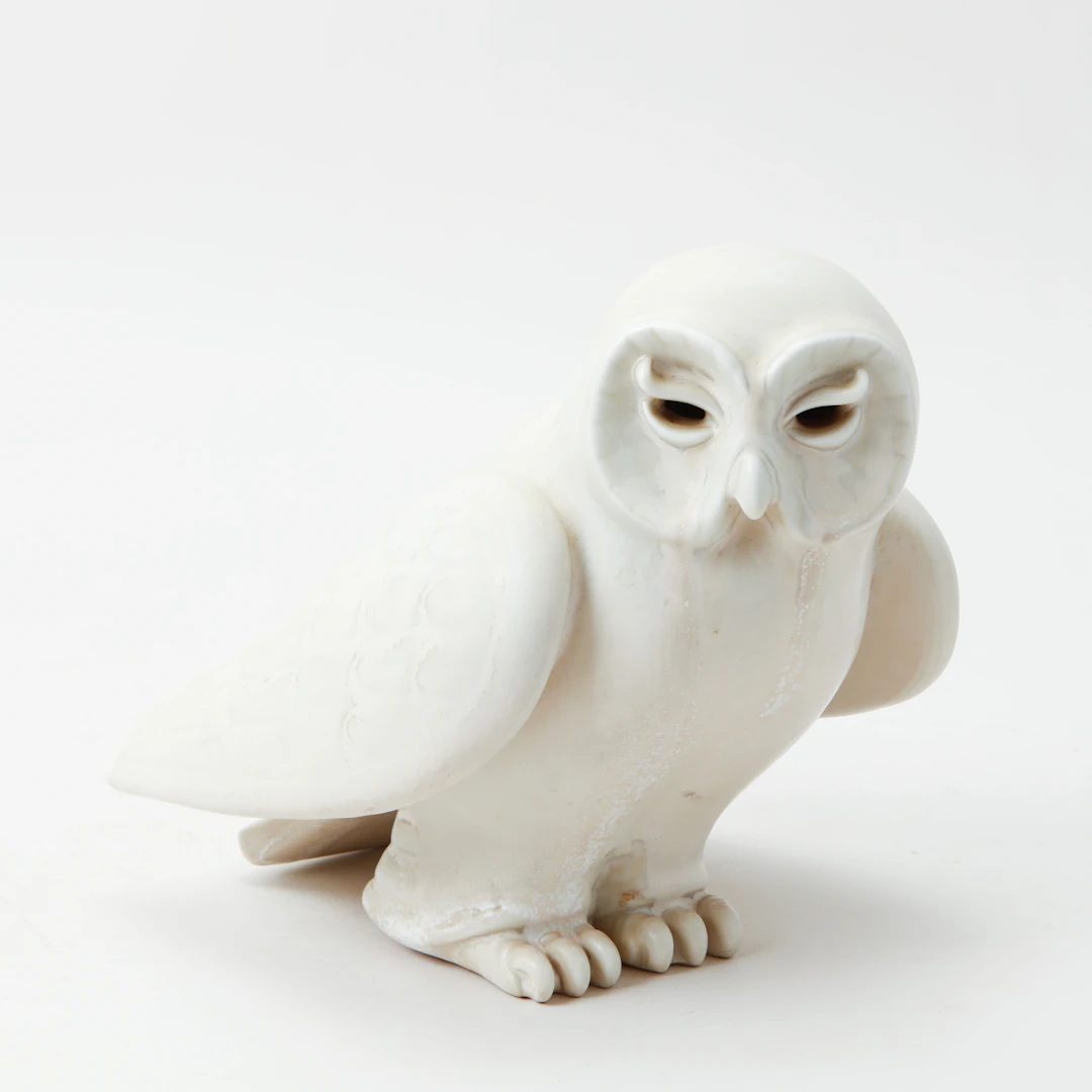 GUNNAR NYLUND. Figurin, uggla, stengods, Rörstrand, numrerad 16/250.