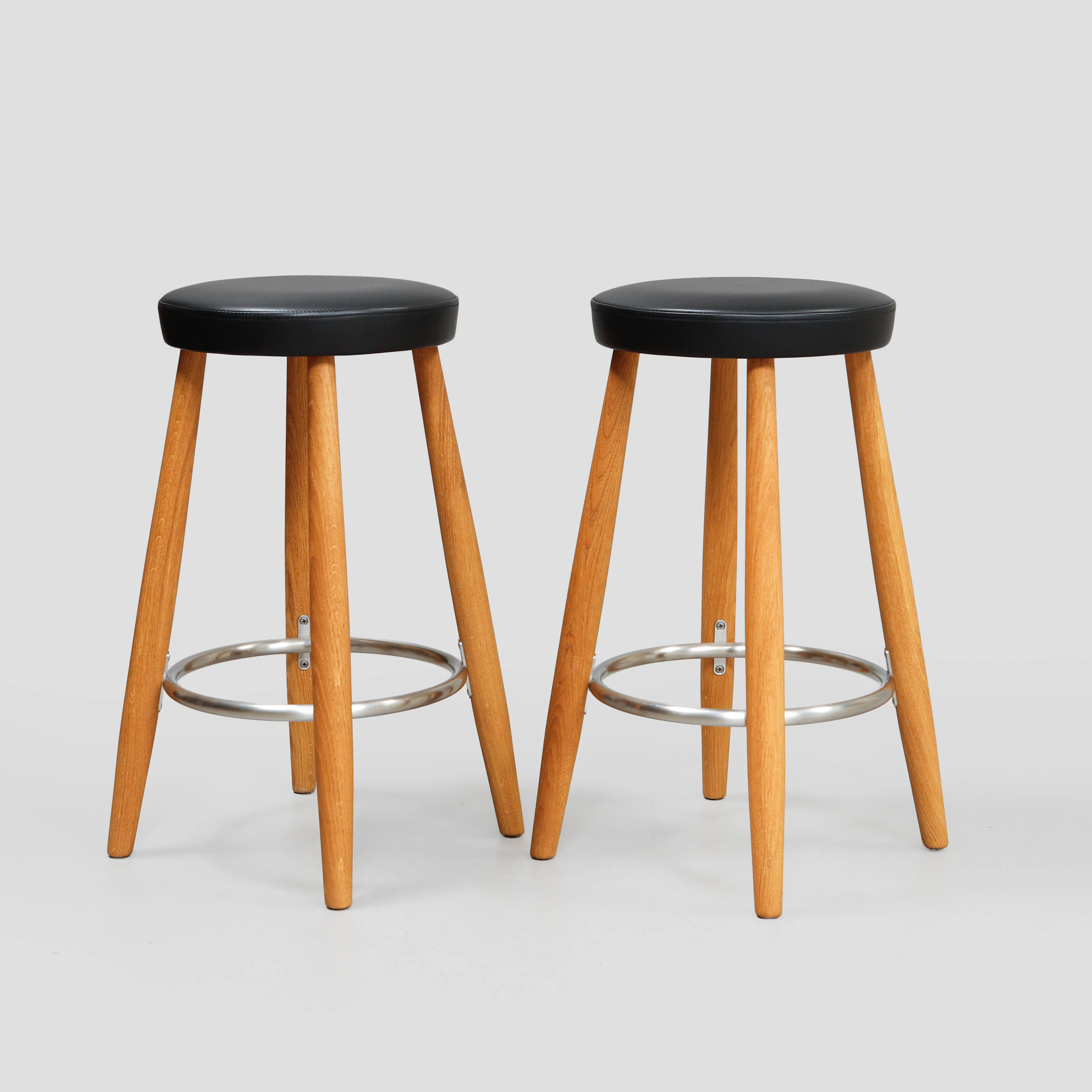 BARPALLAR, 2 st, "CH-56", formgivna av Hans J Wegner för Carl Hansen.