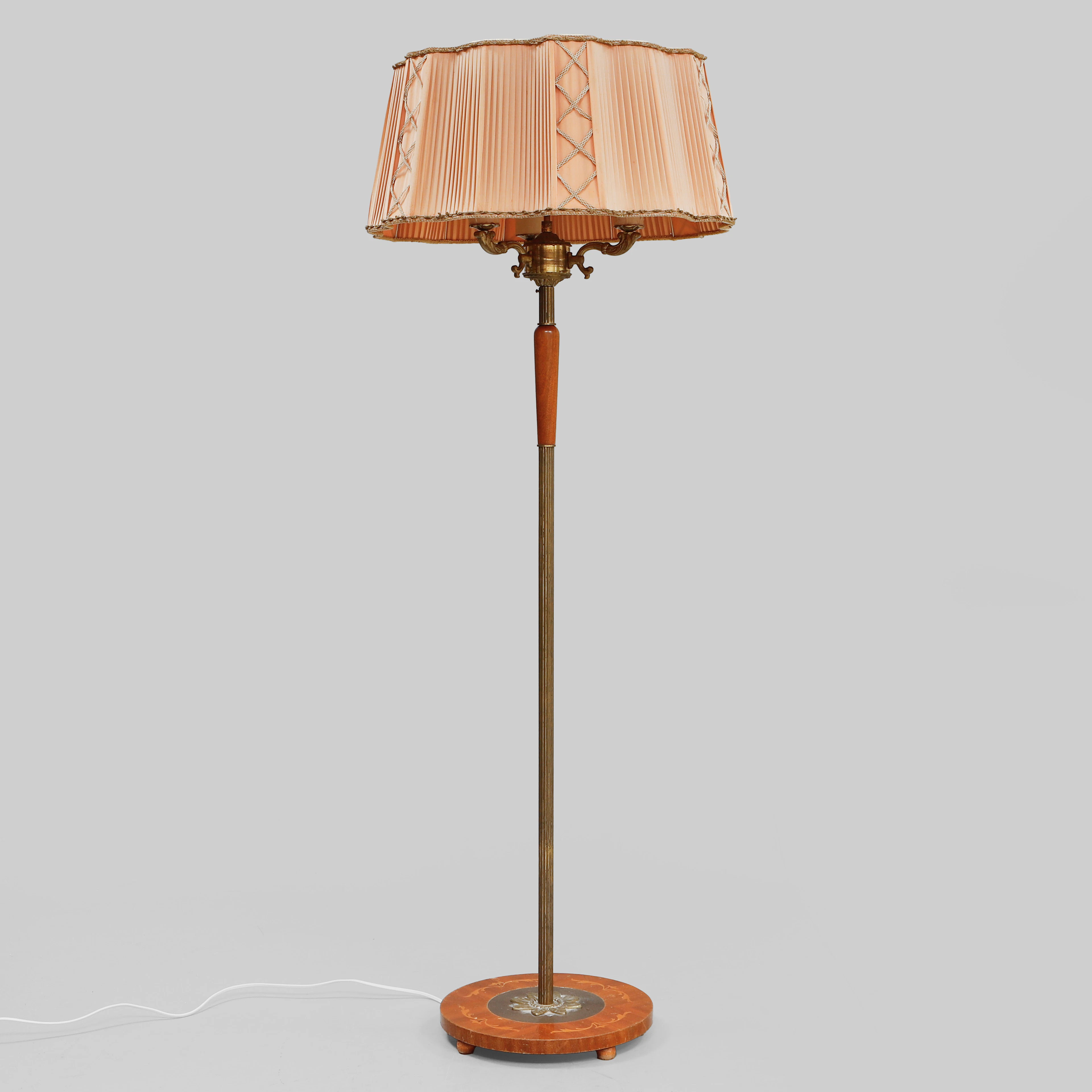 GOLVLAMPA, 1900-tal.