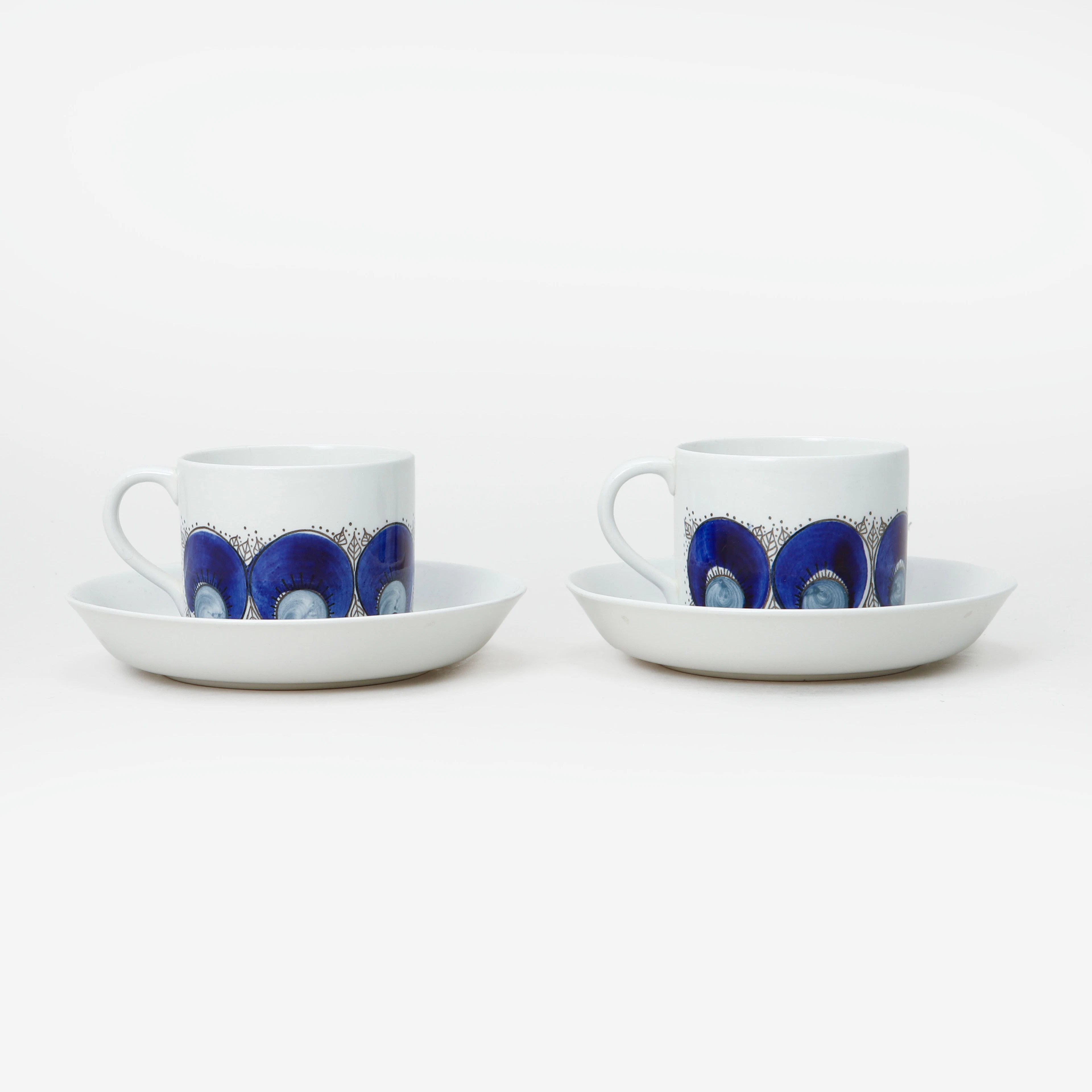 KAFFEKOPPAR med FAT, 2 st, "Iris", flintgods, Rörstrand.