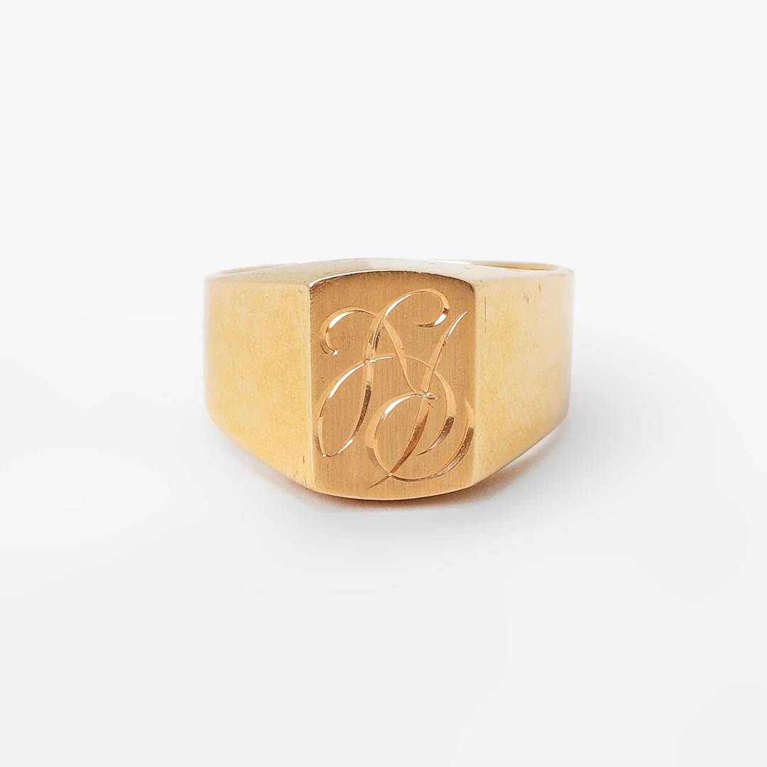 KLACKRING, 18k guld, Göteborg, 1976. Vikt 9.3 gram.