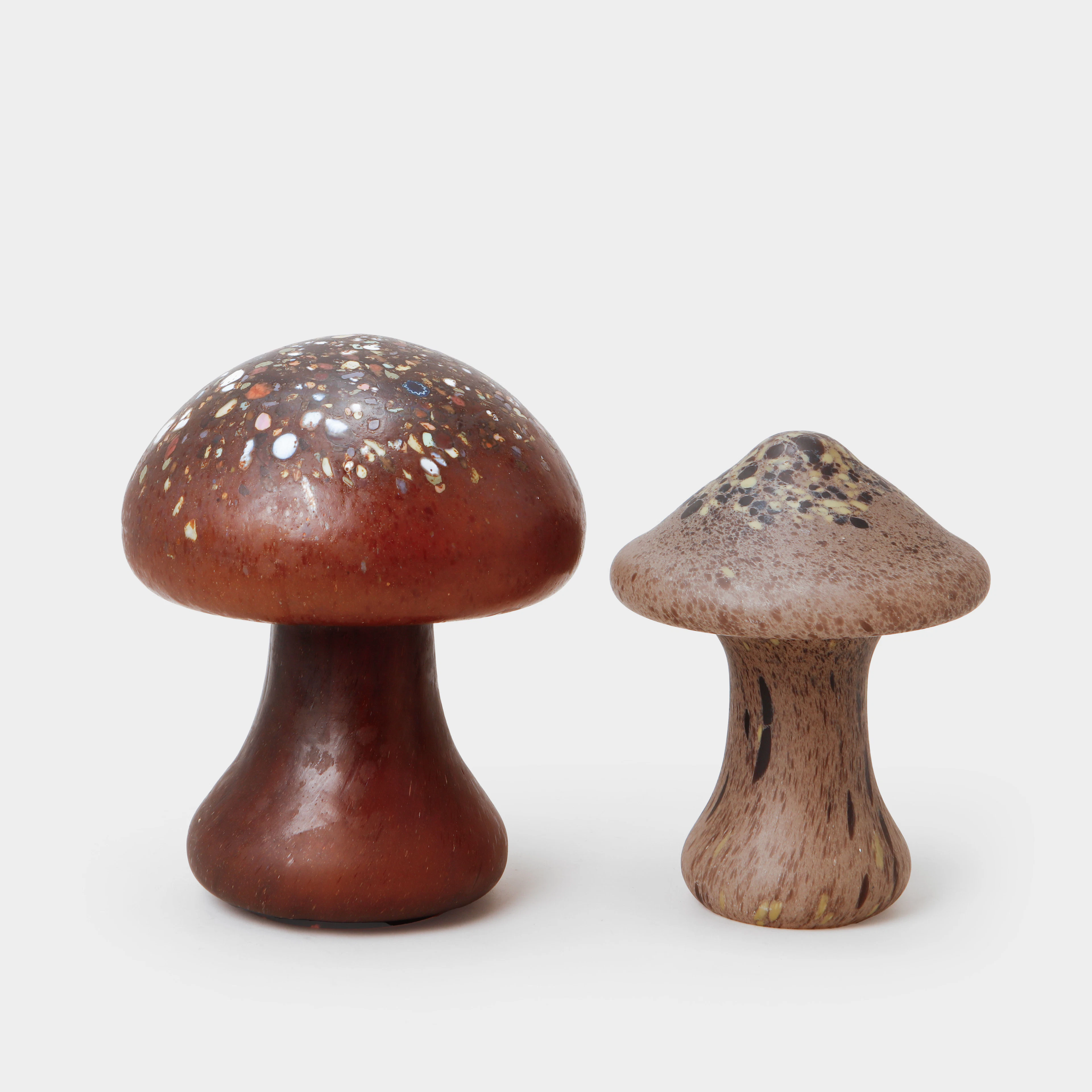 MONICA BACKSTRÖM. Skulpturer, svampar, glas, 2 st, Boda.
