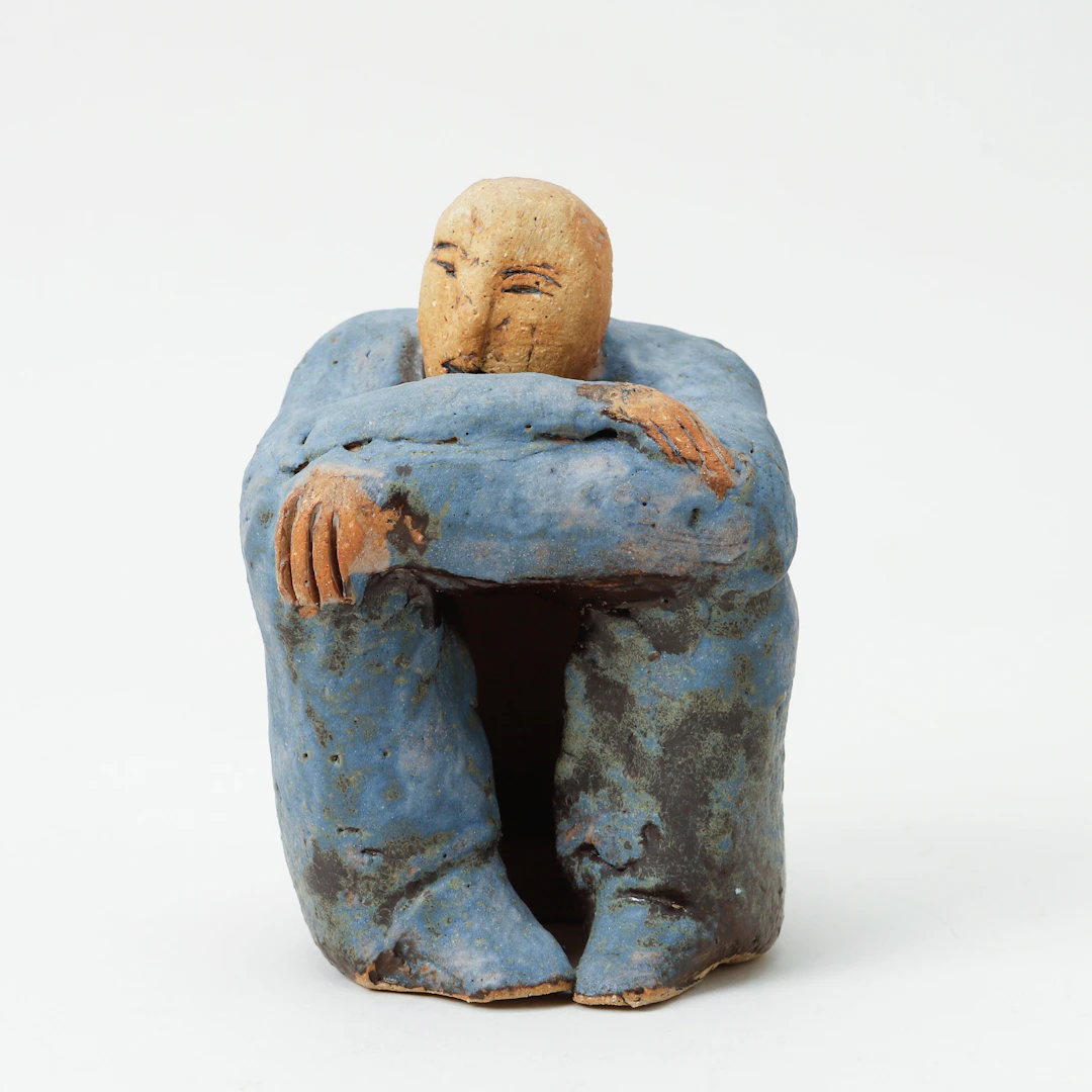 LISA LARSON. Sittande figur, stengods, unikat, signerad.