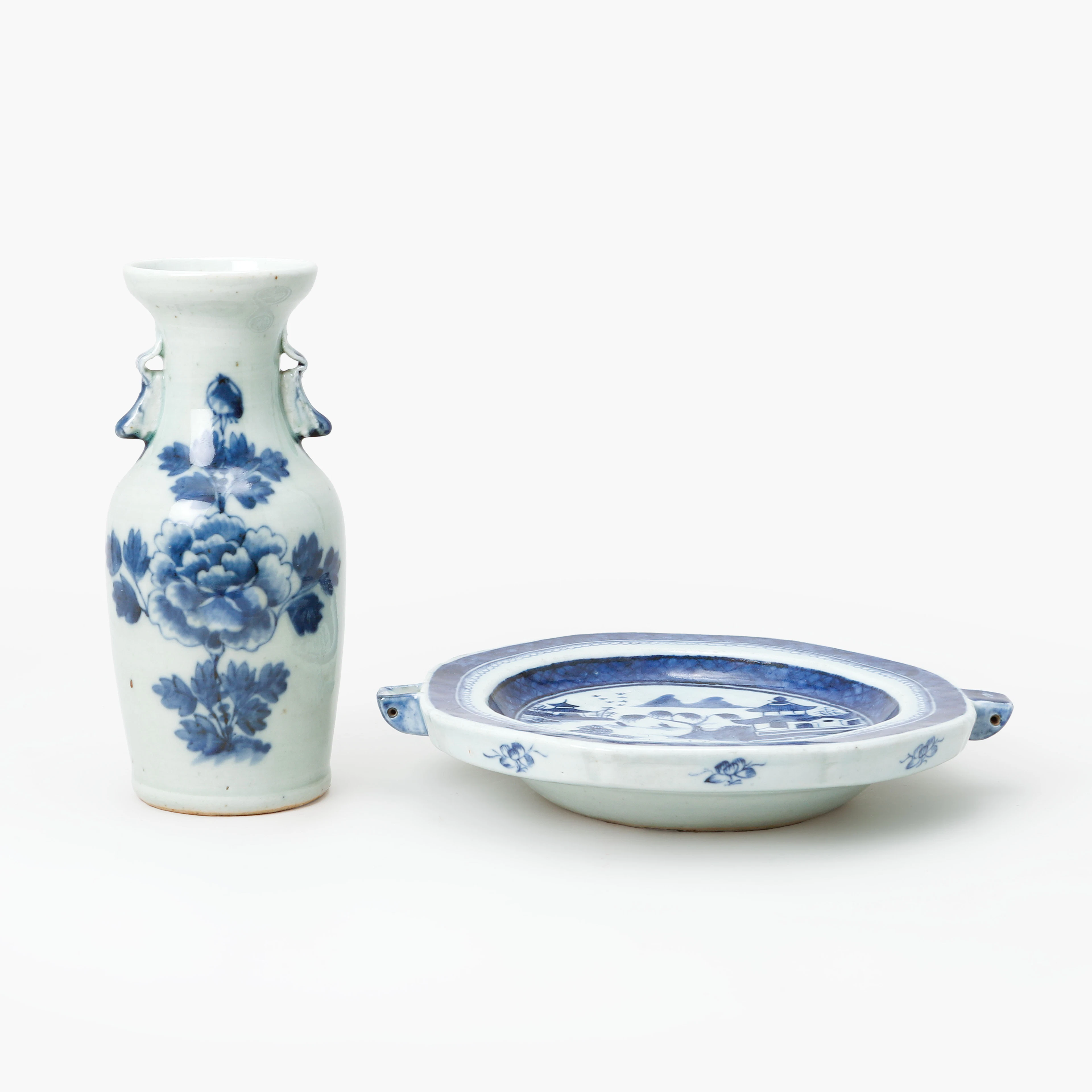 VAS samt VÄRMEFAT, porslin, Kina, 1800-tal.